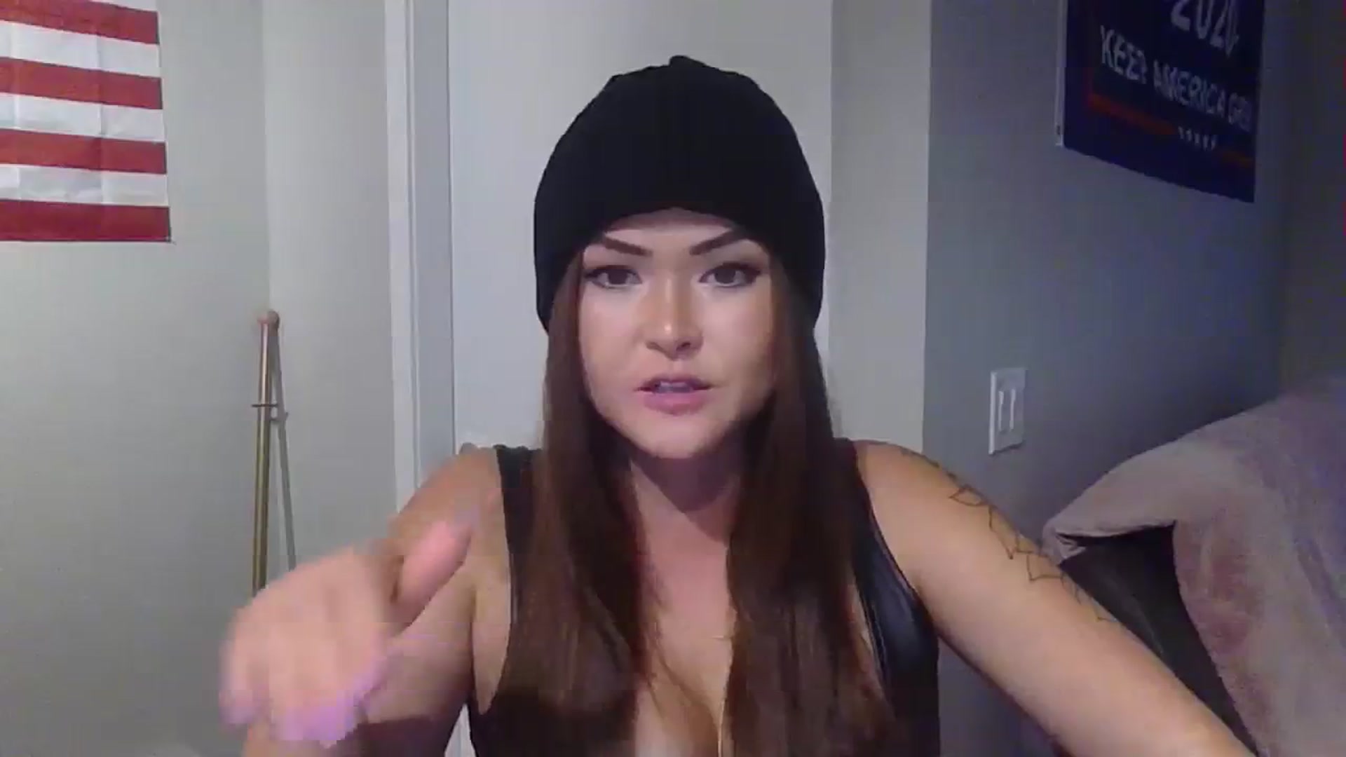 Gallery image thumbnail from Warmbaguette's myfreecams stream on, 08/09/2023, 16:20 image 18 of 20