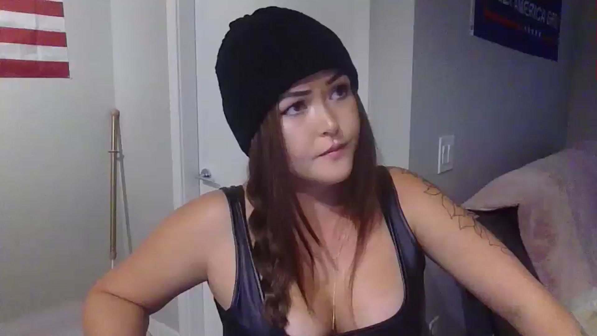 Gallery image thumbnail from Warmbaguette's myfreecams stream on, 08/09/2023, 16:20 image 1 of 20