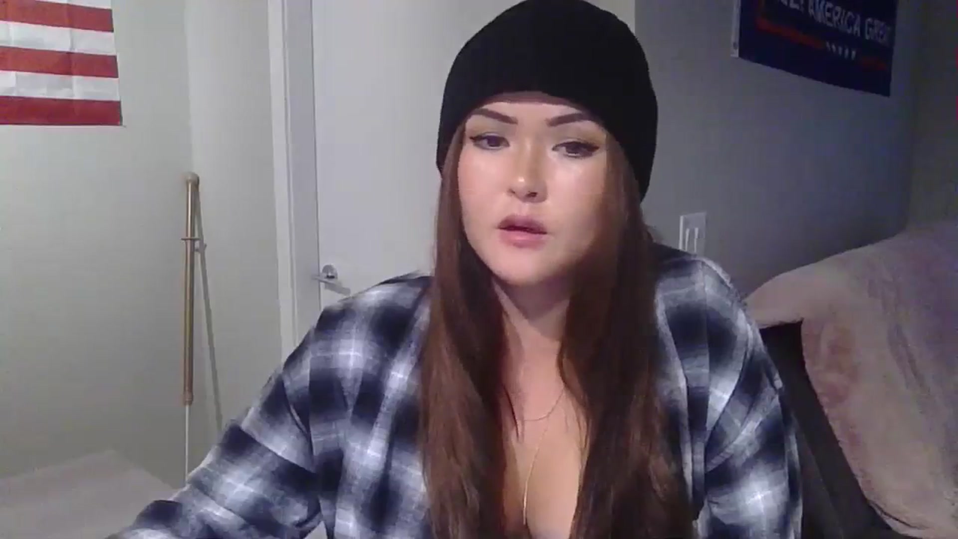 Gallery image thumbnail from Warmbaguette's myfreecams stream on, 08/09/2023, 16:54 image 9 of 20