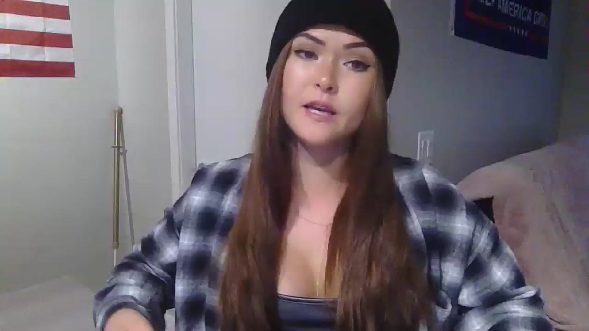 Gallery image thumbnail from Warmbaguette's myfreecams stream on, 08/09/2023, 16:54 image 19 of 20