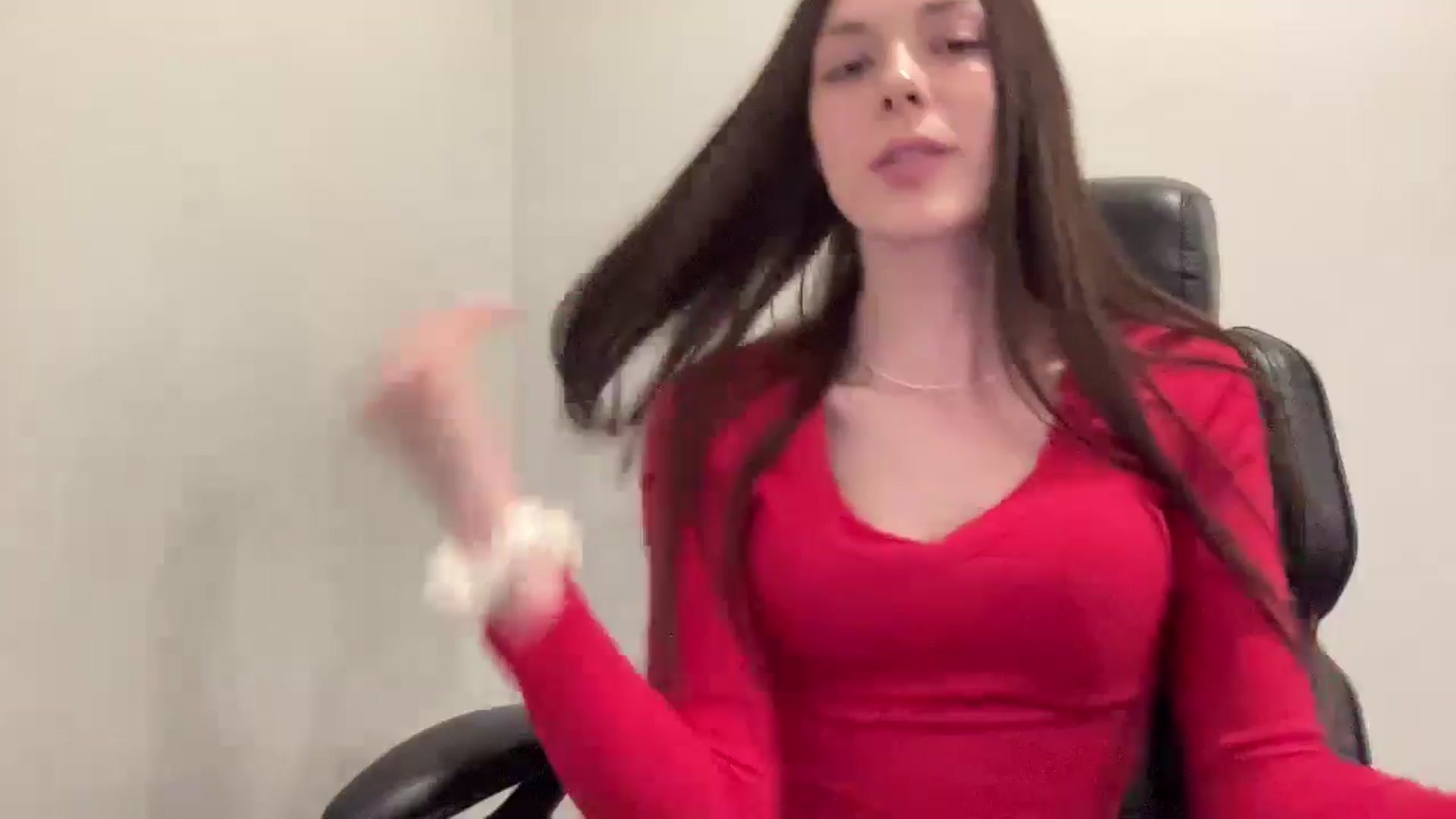 Gallery image thumbnail from WaveOfDesire's myfreecams stream on, 05/17/2024, 20:10 image 18 of 20
