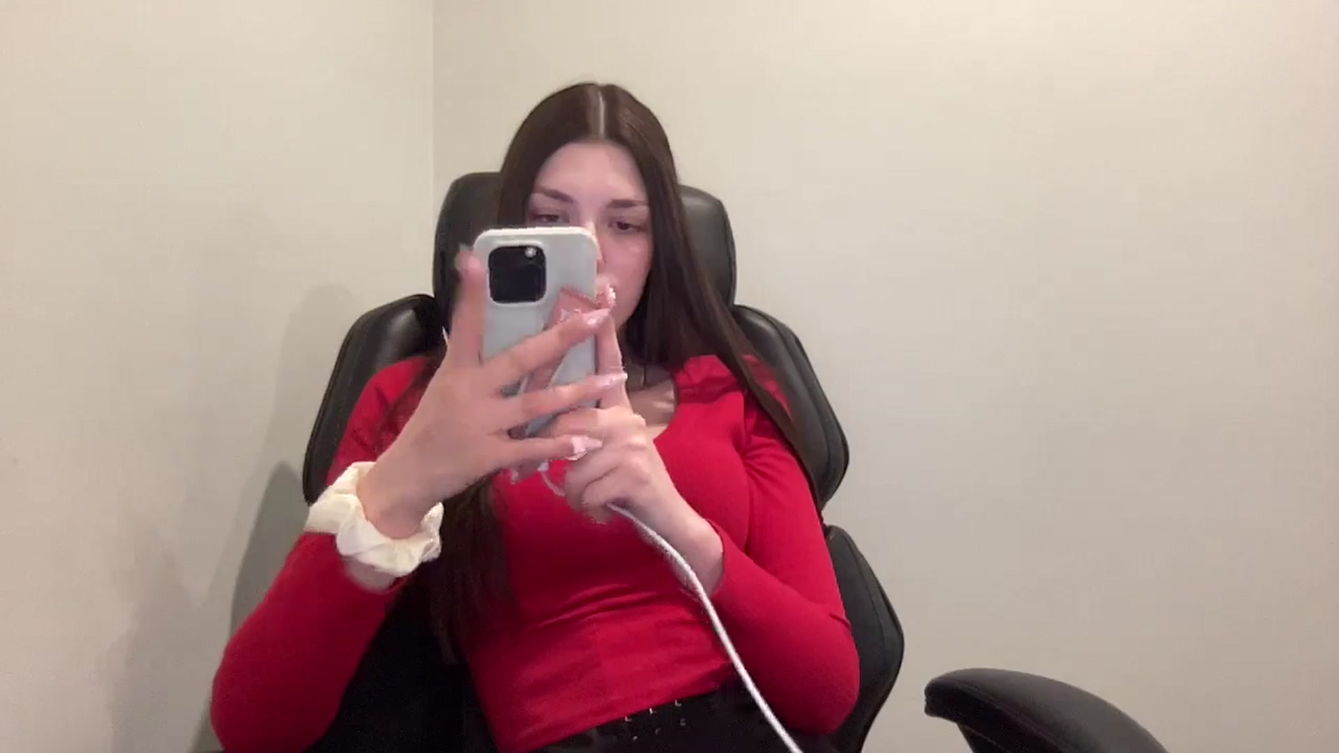 Gallery image thumbnail from WaveOfDesire's myfreecams stream on, 05/17/2024, 20:39 image 15 of 20