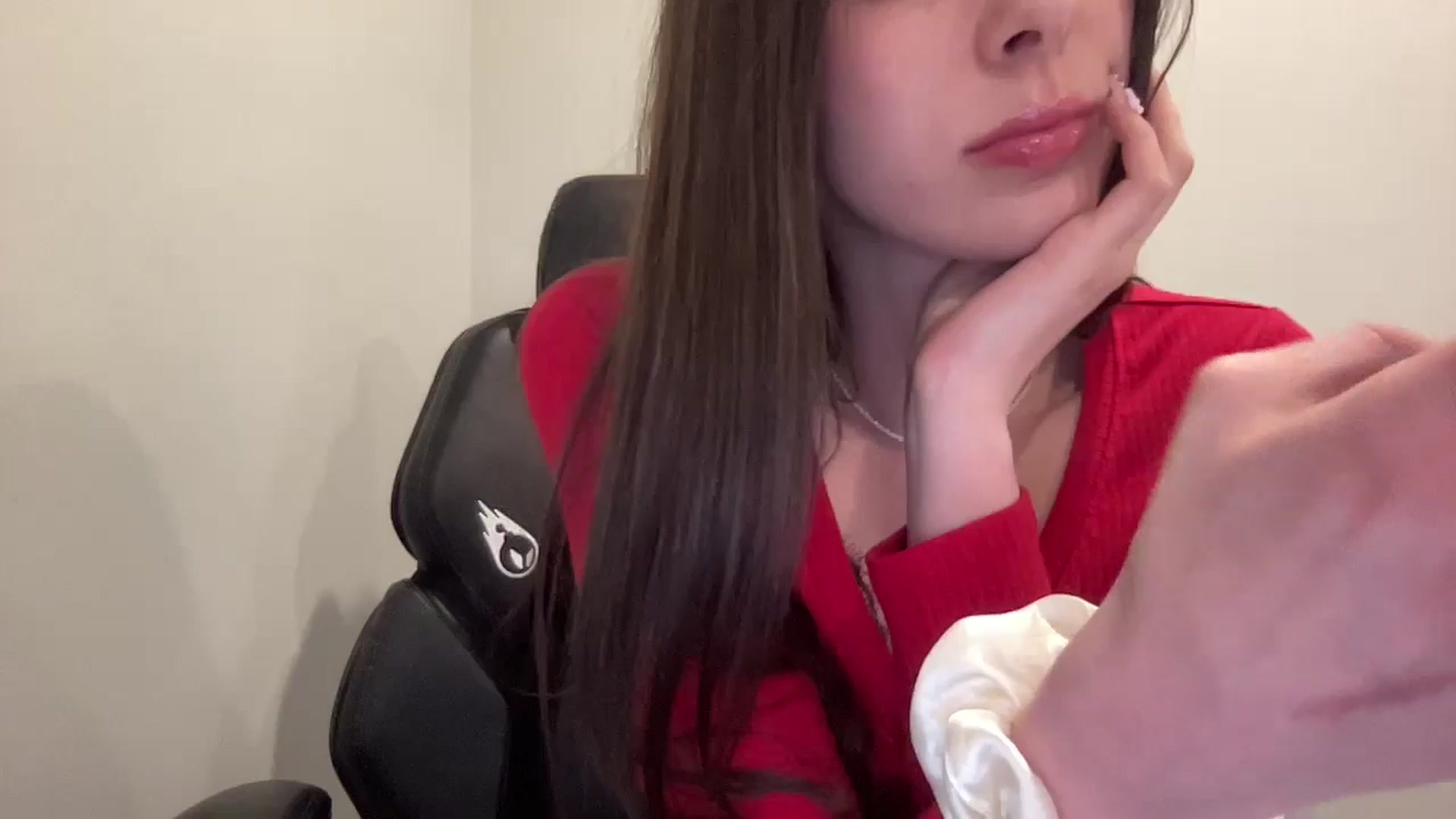 Gallery image thumbnail from WaveOfDesire's myfreecams stream on, 05/17/2024, 20:39 image 13 of 20