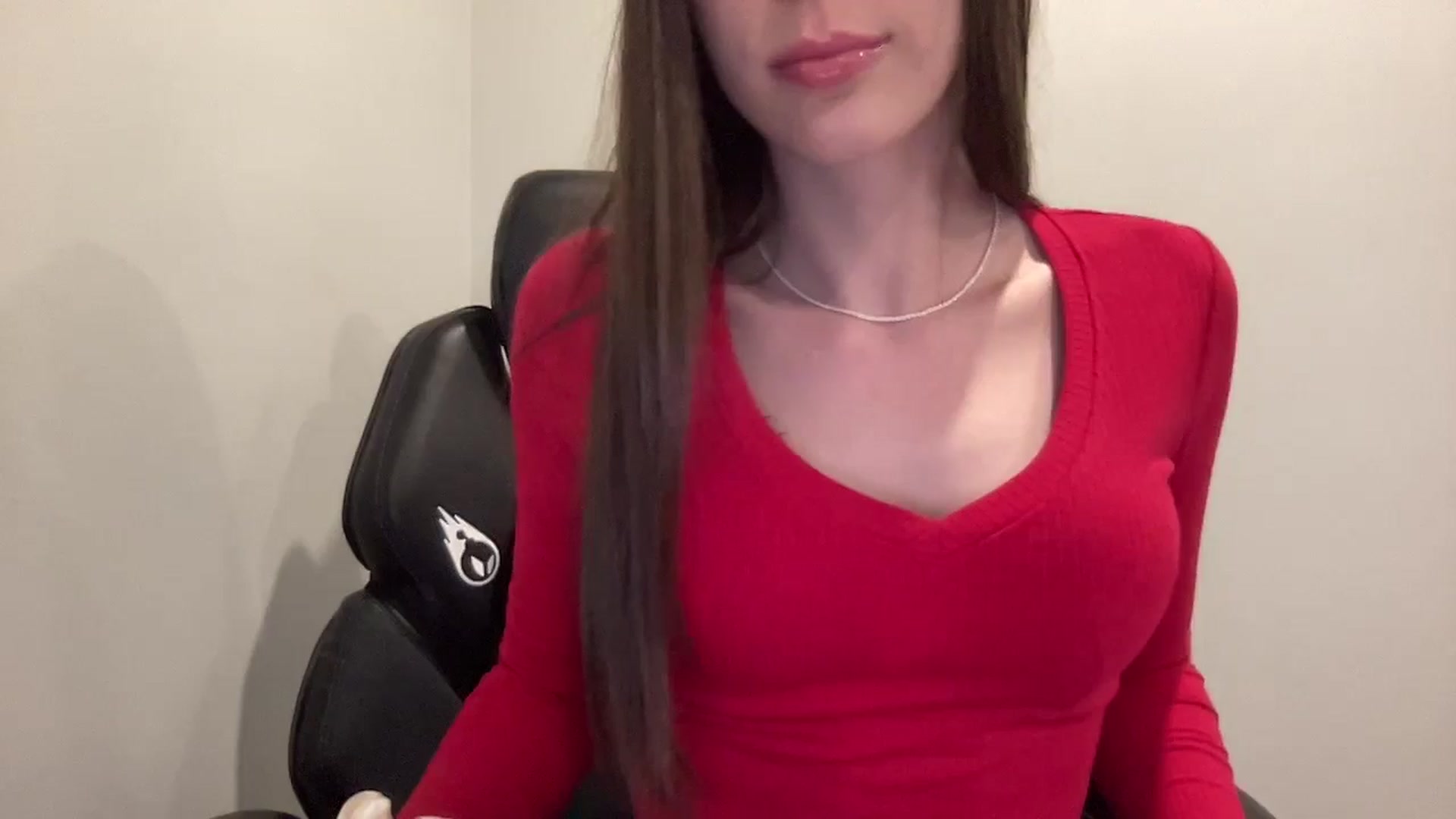 Gallery image thumbnail from WaveOfDesire's myfreecams stream on, 05/17/2024, 20:39 image 12 of 20