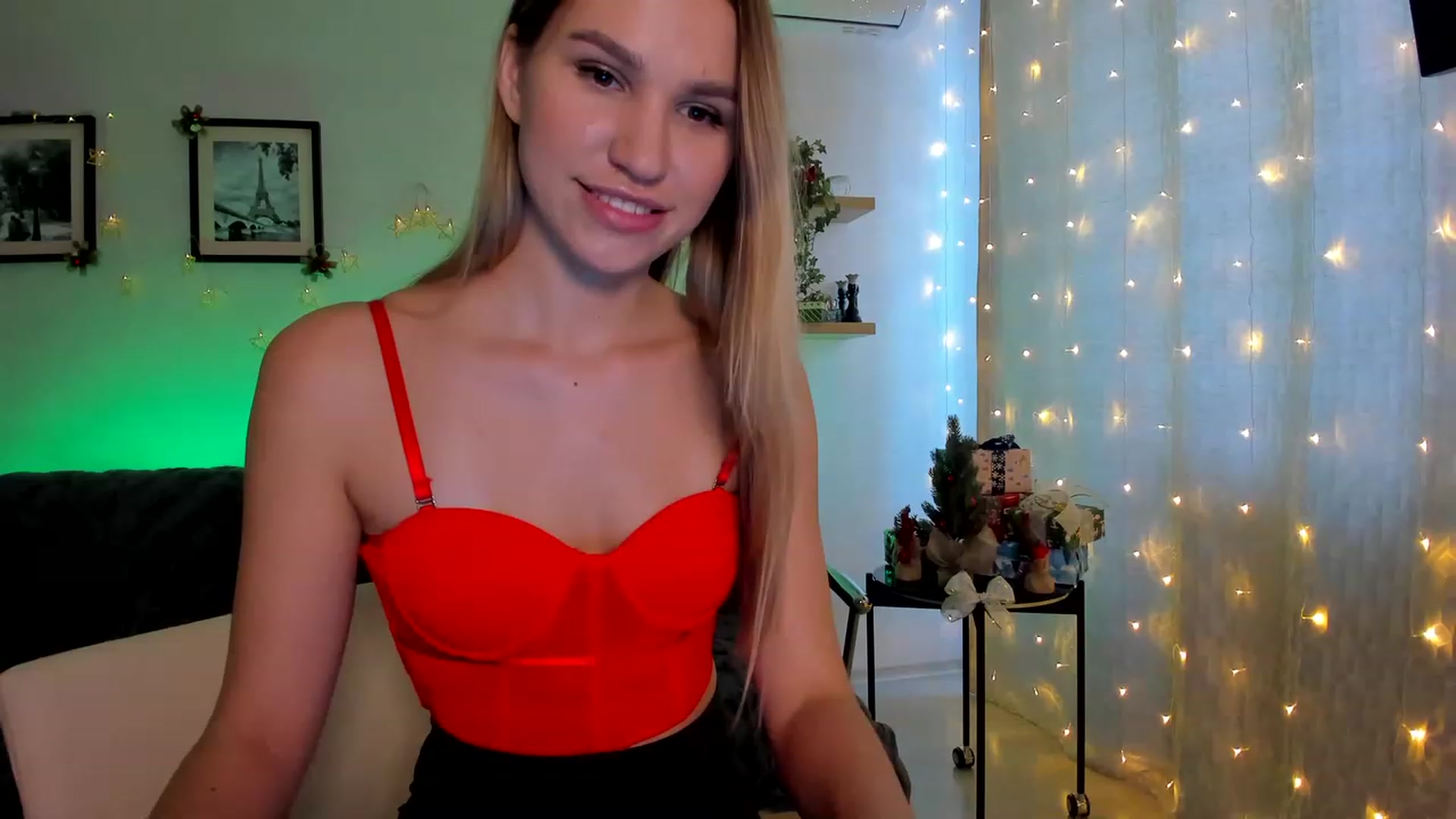 Gallery image thumbnail from WaveOfLove's myfreecams stream on, 12/12/2022, 11:08 image 18 of 20