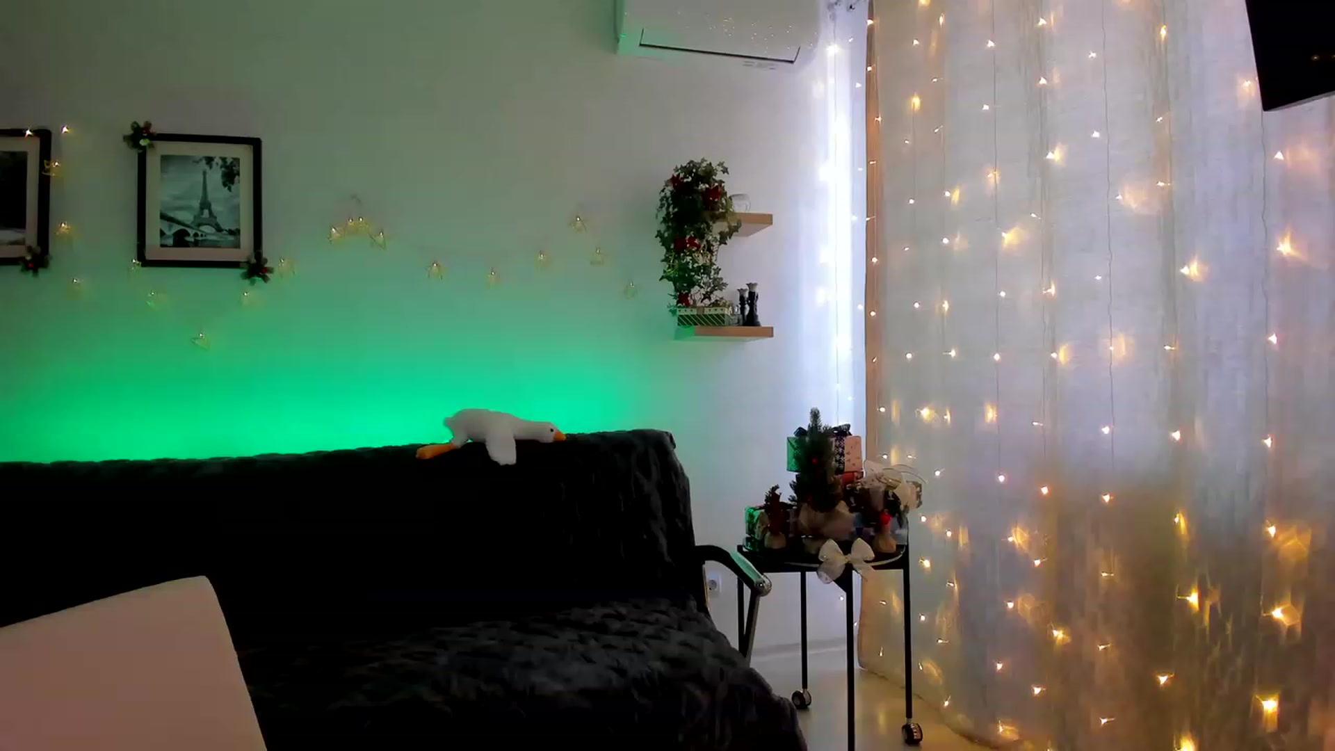 Gallery image thumbnail from WaveOfLove's myfreecams stream on, 12/12/2022, 11:35 image 20 of 20