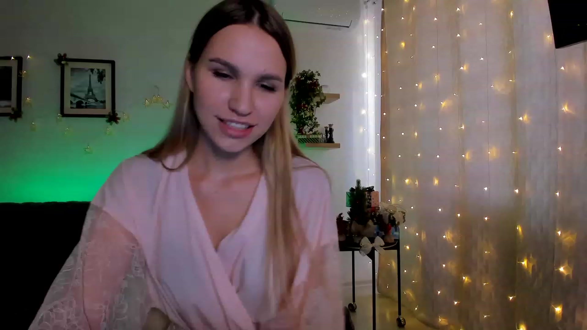 Gallery image thumbnail from WaveOfLove's myfreecams stream on, 12/12/2022, 12:01 image 20 of 20
