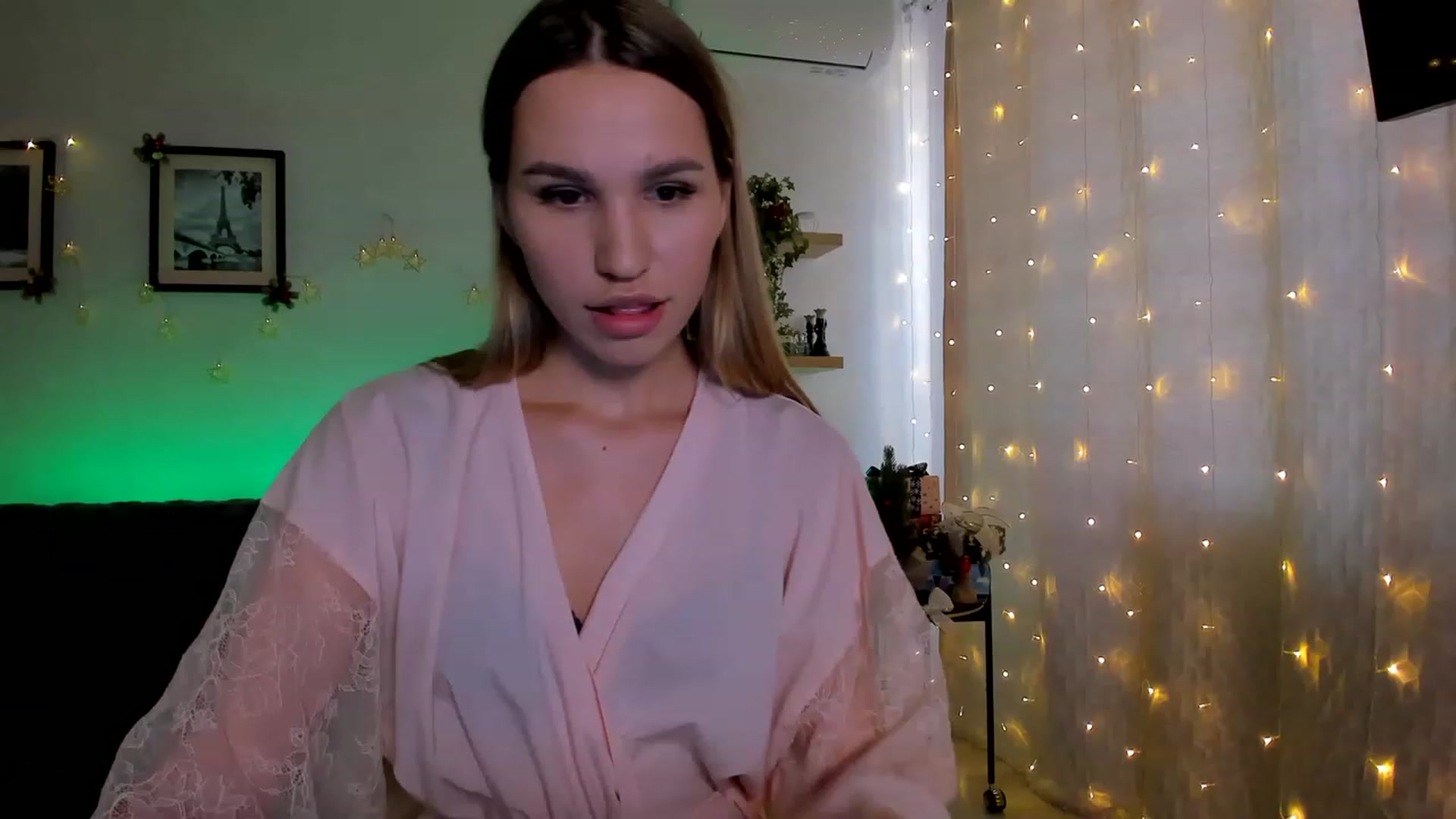 Gallery image thumbnail from WaveOfLove's myfreecams stream on, 12/12/2022, 12:01 image 11 of 20