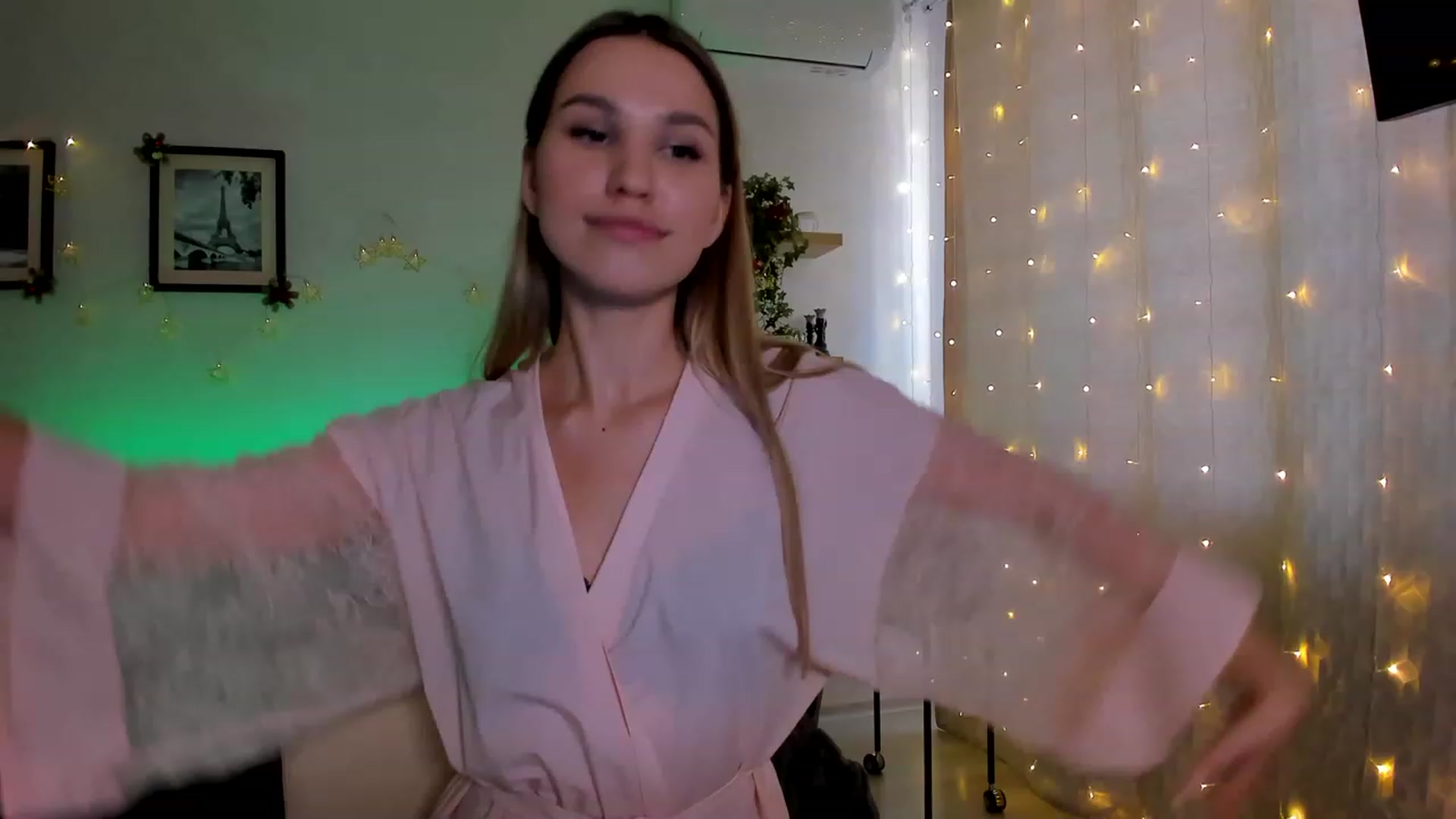 Gallery image thumbnail from WaveOfLove's myfreecams stream on, 12/12/2022, 12:01 image 12 of 20