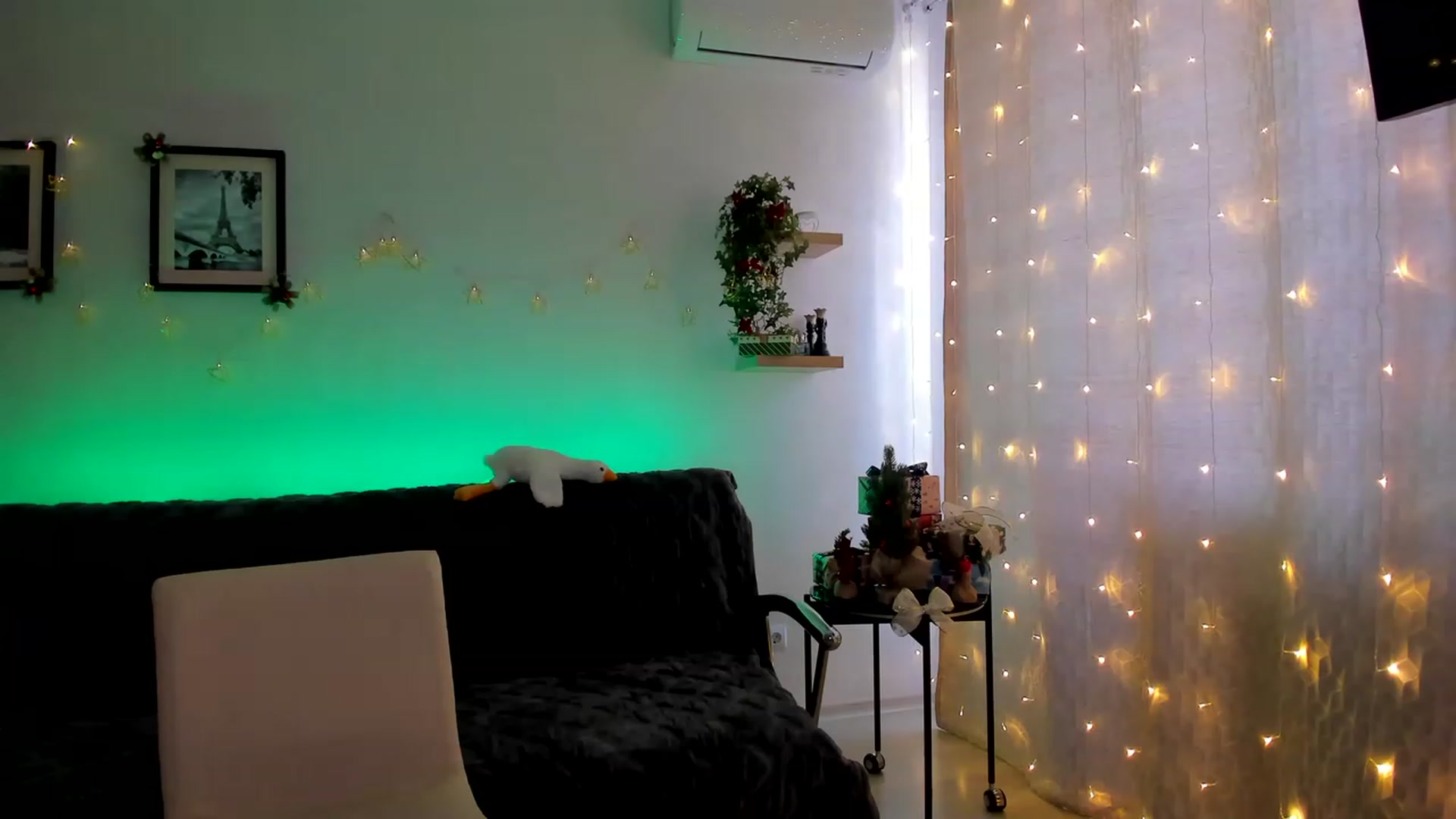 Gallery image thumbnail from WaveOfLove's myfreecams stream on, 12/12/2022, 12:01 image 5 of 20
