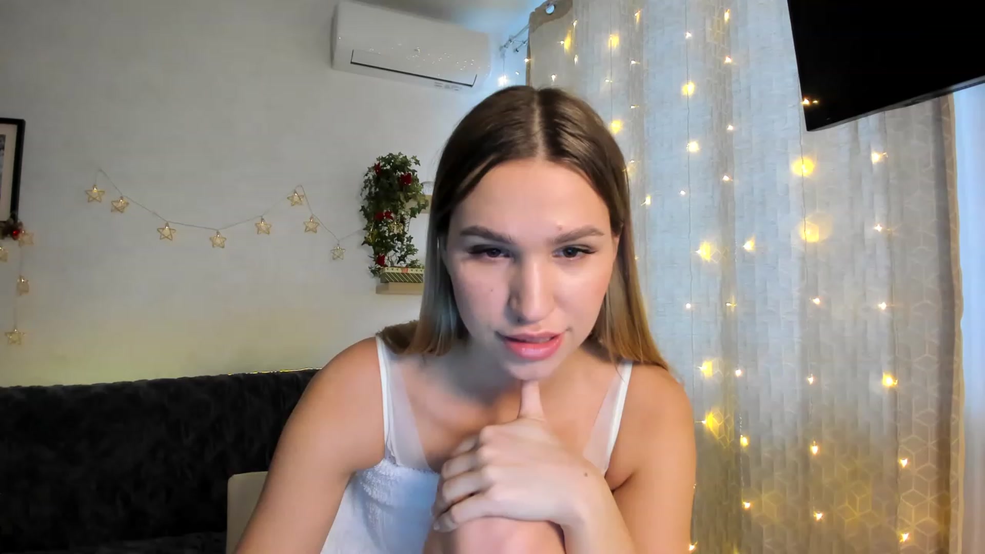 Gallery image thumbnail from WaveOfLove's myfreecams stream on, 12/15/2022, 11:00 image 4 of 20
