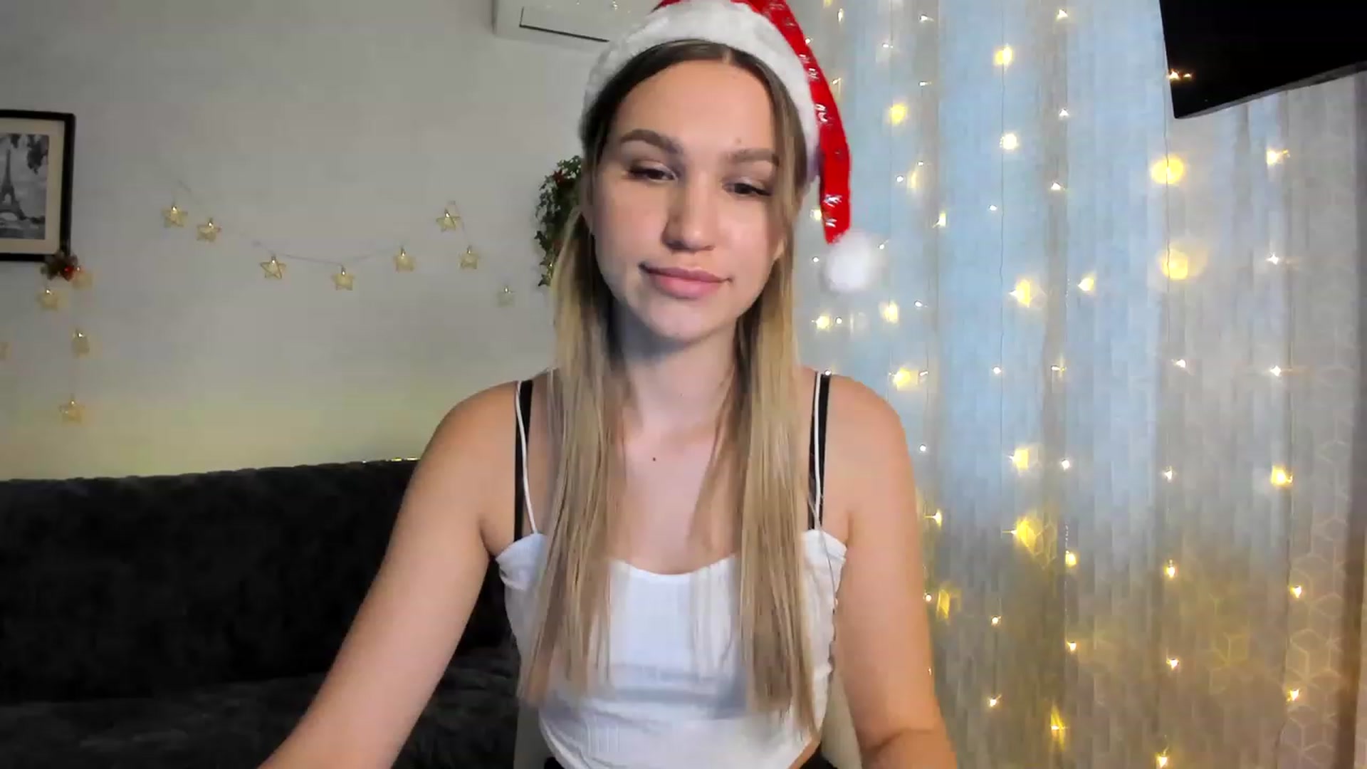 Gallery image thumbnail from WaveOfLove's myfreecams stream on, 12/15/2022, 11:52 image 7 of 20
