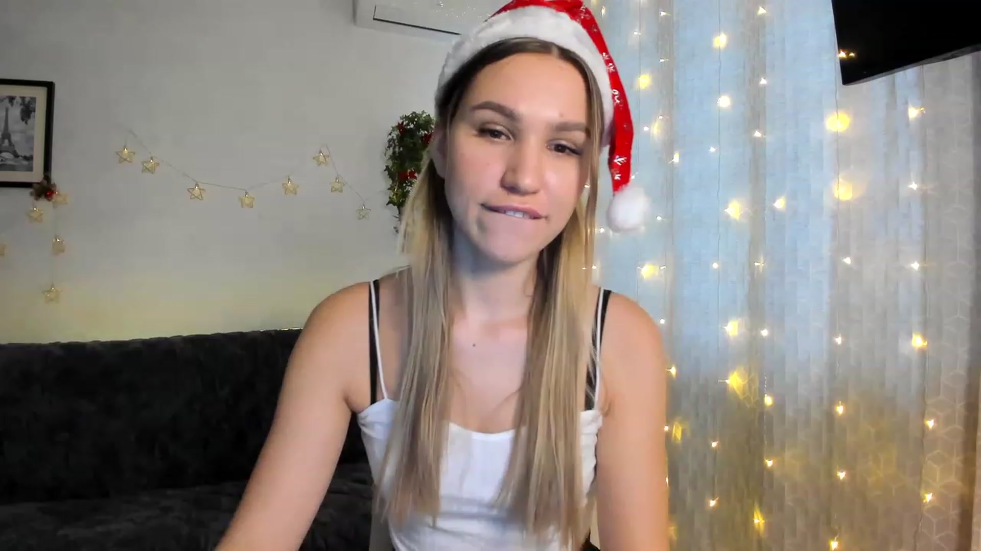Gallery image thumbnail from WaveOfLove's myfreecams stream on, 12/15/2022, 11:52 image 5 of 20