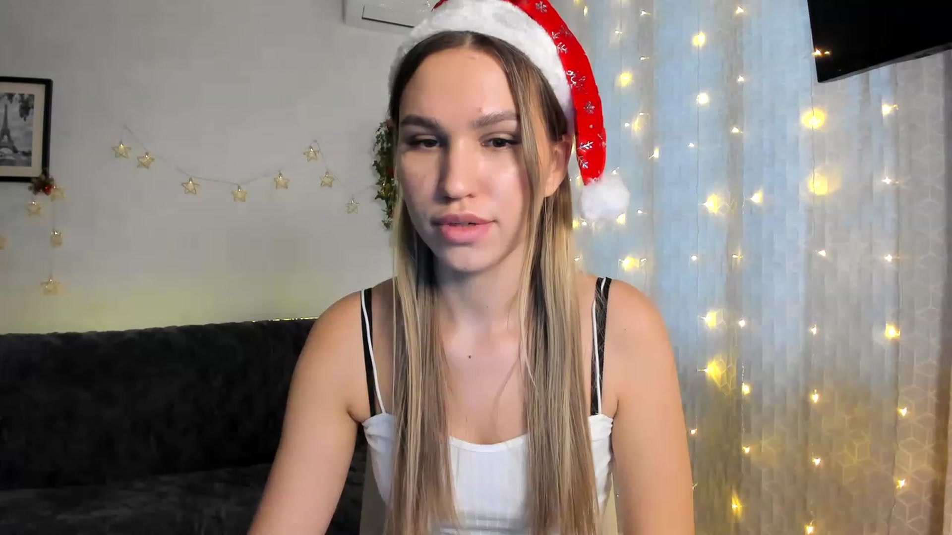 Gallery image thumbnail from WaveOfLove's myfreecams stream on, 12/15/2022, 11:52 image 14 of 20