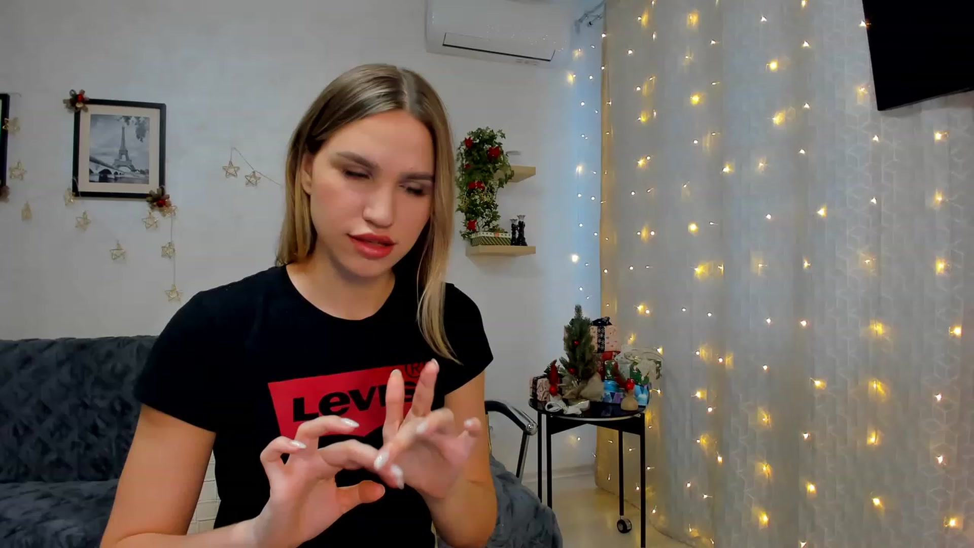Gallery image thumbnail from WaveOfLove's myfreecams stream on, 12/16/2022, 11:59 image 5 of 20