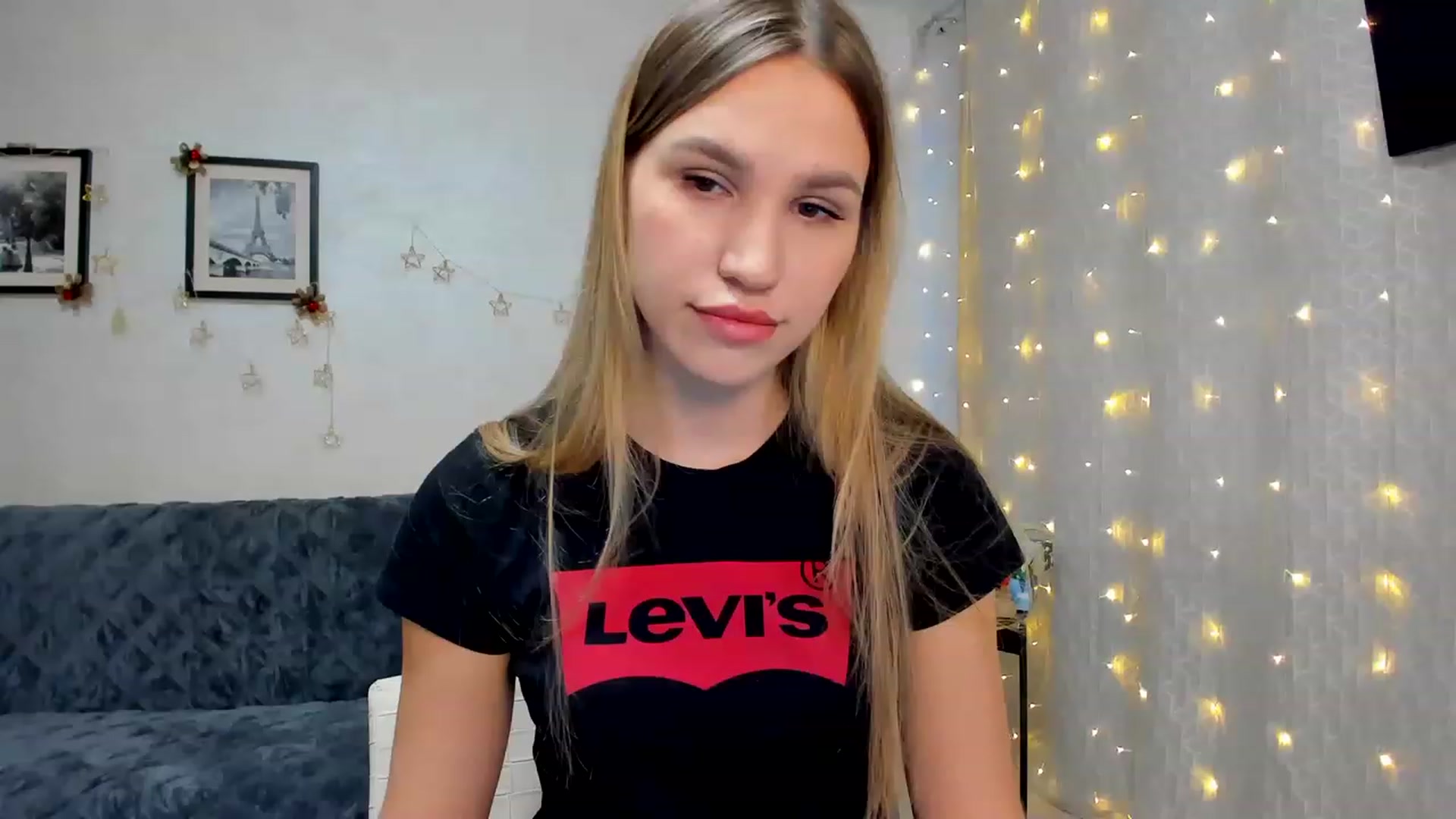 Gallery image thumbnail from WaveOfLove's myfreecams stream on, 12/16/2022, 11:59 image 19 of 20