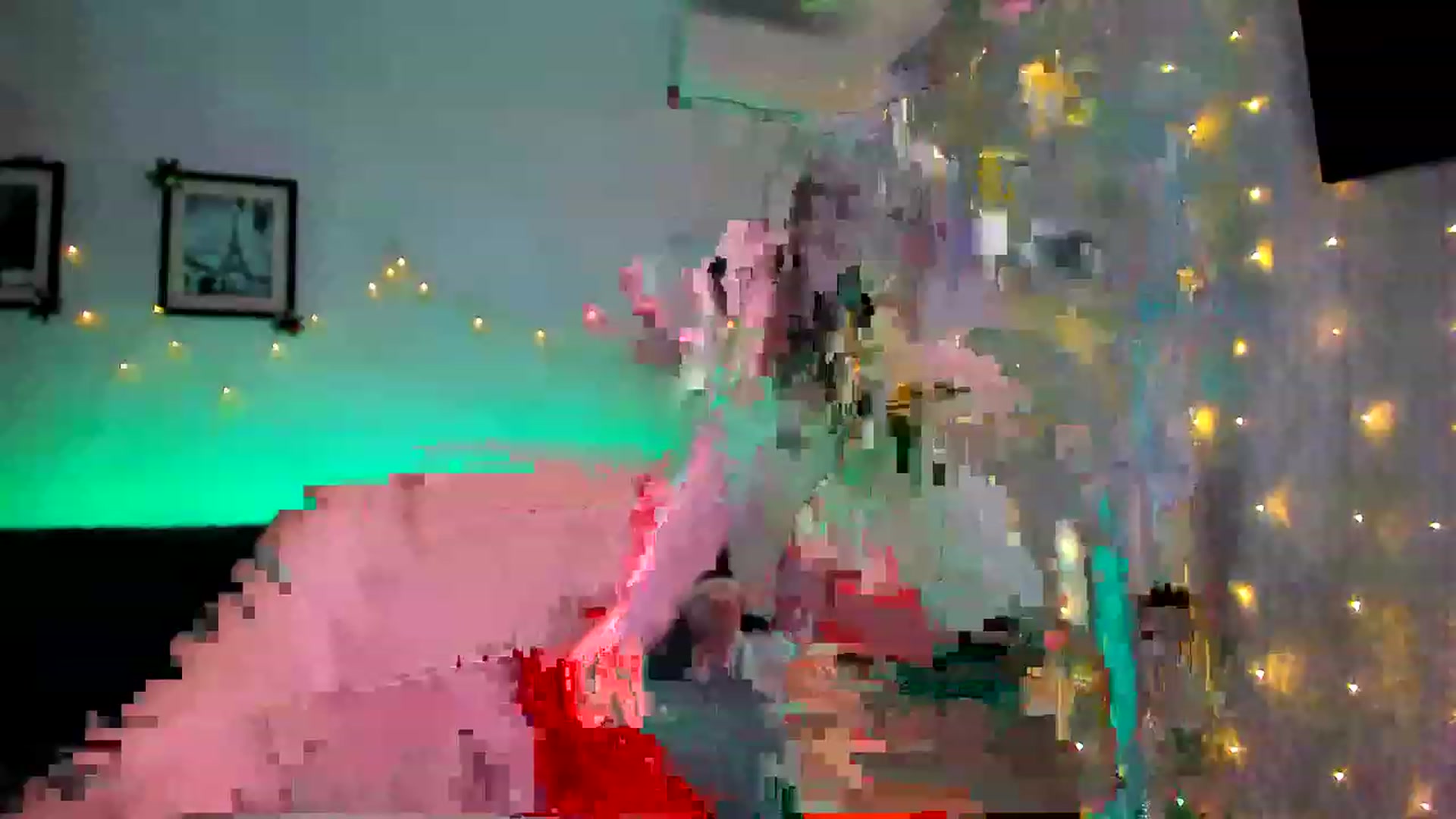 Gallery image thumbnail from WaveOfLove's myfreecams stream on, 12/21/2022, 12:18 image 4 of 20