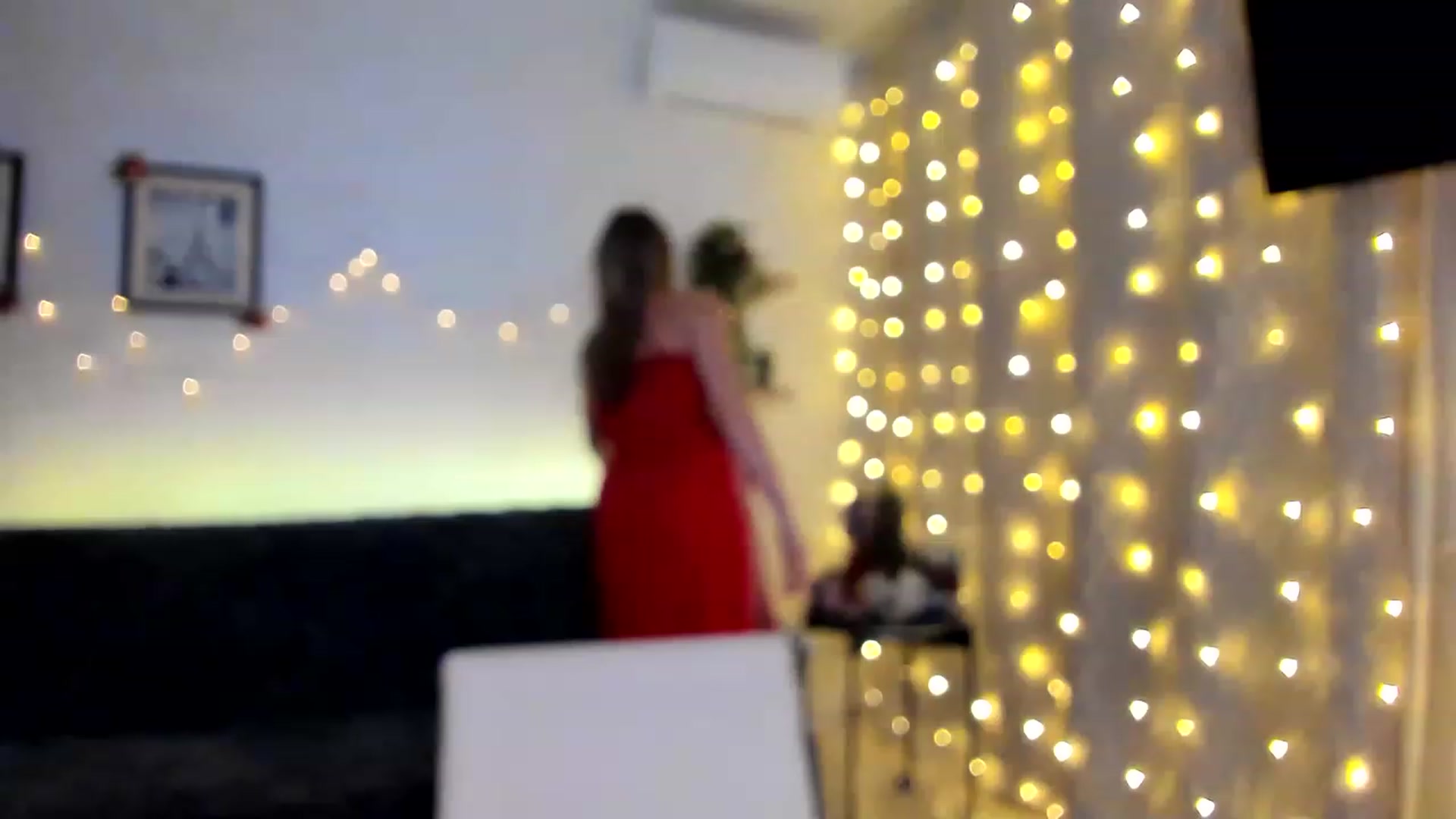 Gallery image thumbnail from WaveOfLove's myfreecams stream on, 12/21/2022, 20:30 image 1 of 20