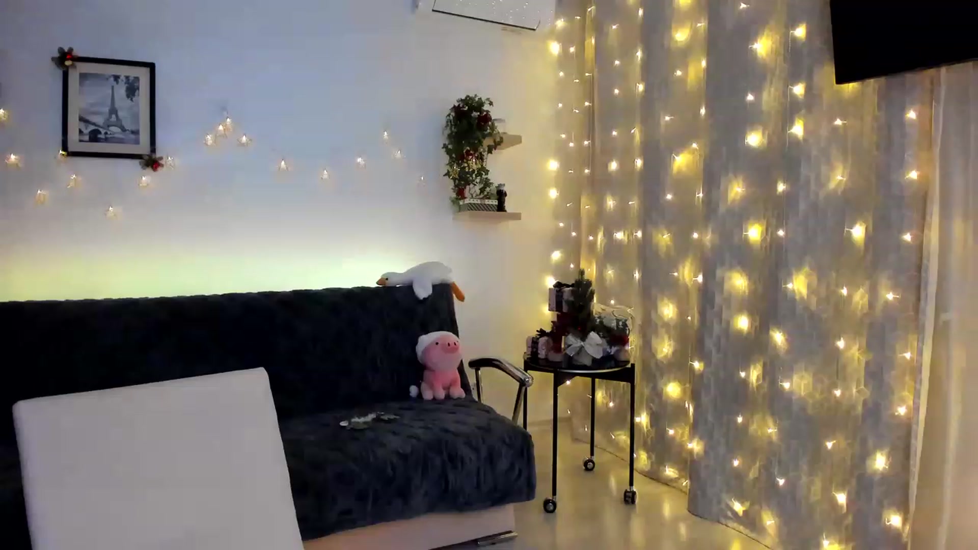 Gallery image thumbnail from WaveOfLove's myfreecams stream on, 12/21/2022, 20:30 image 7 of 20
