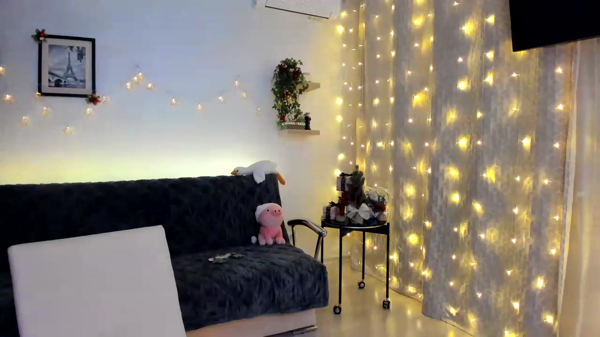 Gallery image thumbnail from WaveOfLove's myfreecams stream on, 12/21/2022, 20:30 image 6 of 20