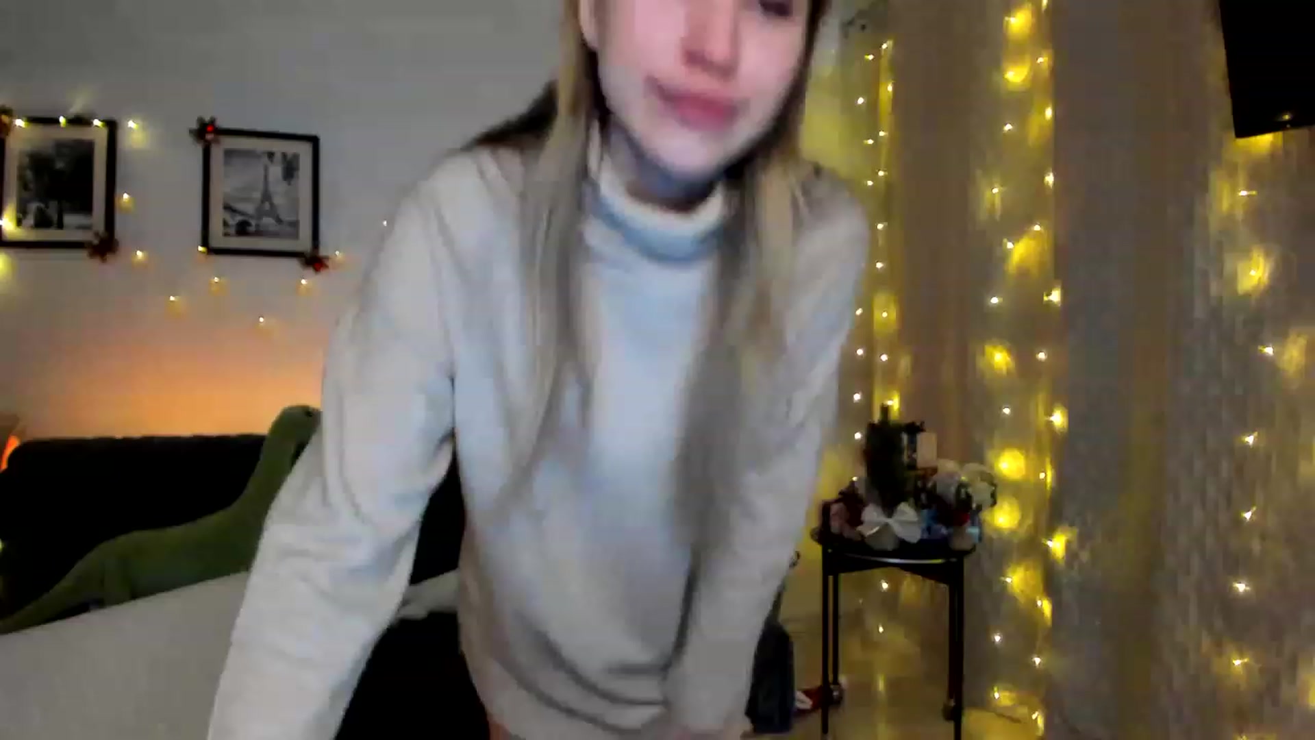 Gallery image thumbnail from WaveOfLove's myfreecams stream on, 12/23/2022, 19:03 image 6 of 20