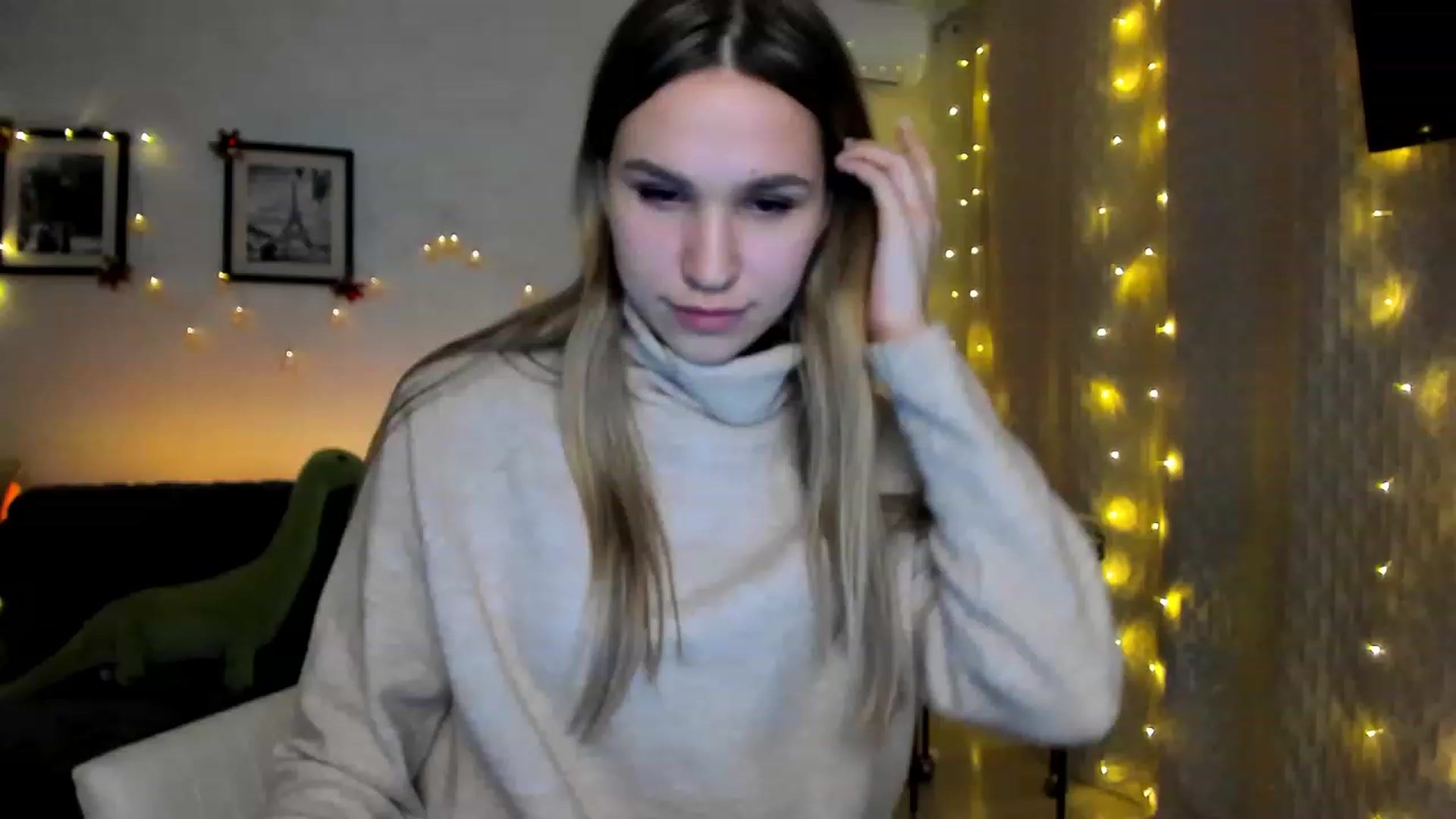 Gallery image thumbnail from WaveOfLove's myfreecams stream on, 12/23/2022, 19:03 image 7 of 20