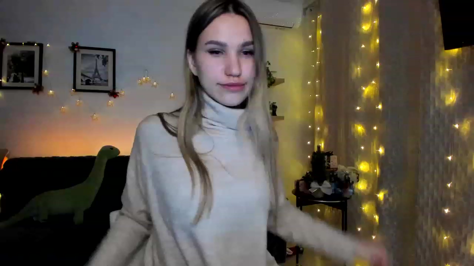Gallery image thumbnail from WaveOfLove's myfreecams stream on, 12/23/2022, 19:03 image 1 of 20