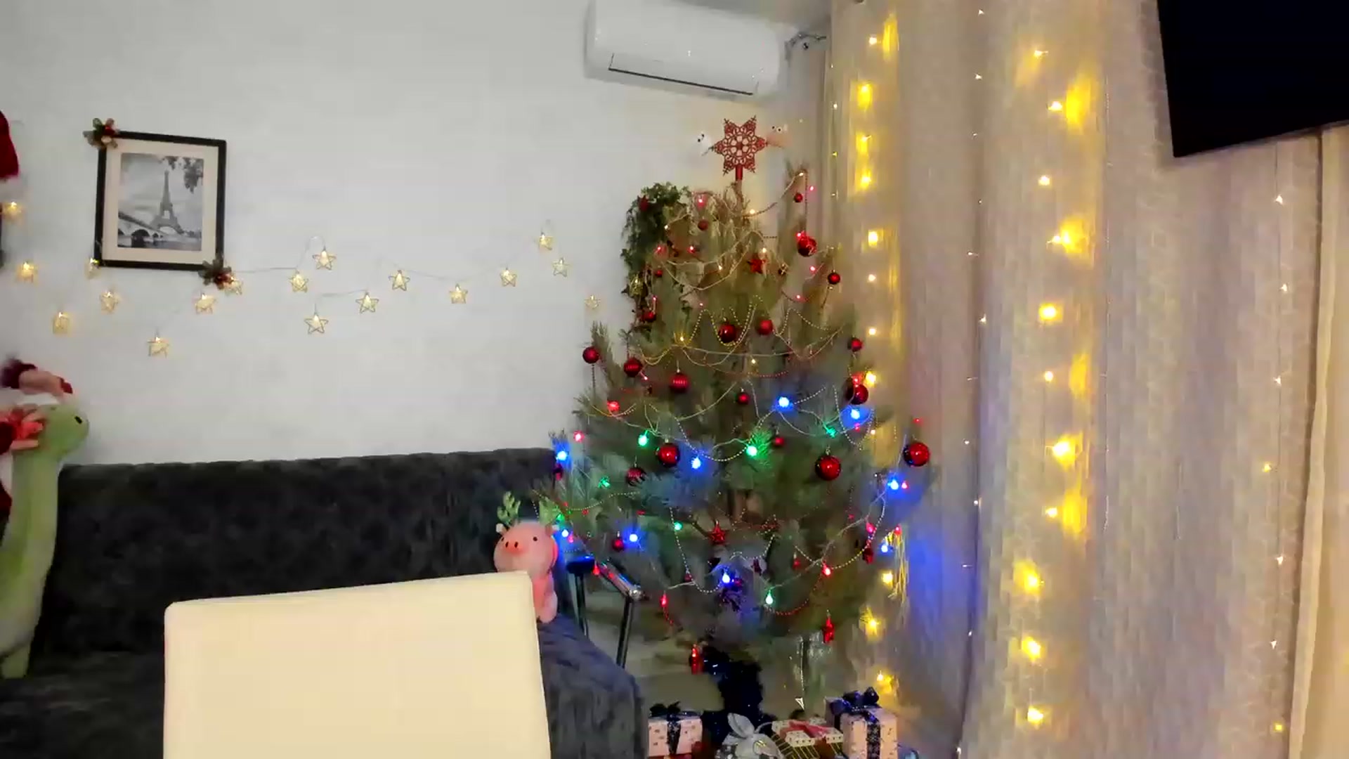 Gallery image thumbnail from WaveOfLove's myfreecams stream on, 12/25/2022, 17:34 image 8 of 20
