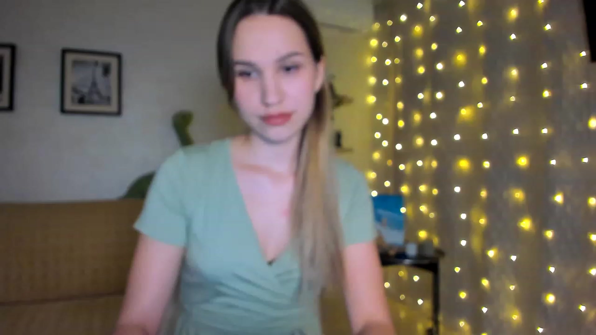 Gallery image thumbnail from WaveOfLove's myfreecams stream on, 01/17/2023, 16:42 image 12 of 20