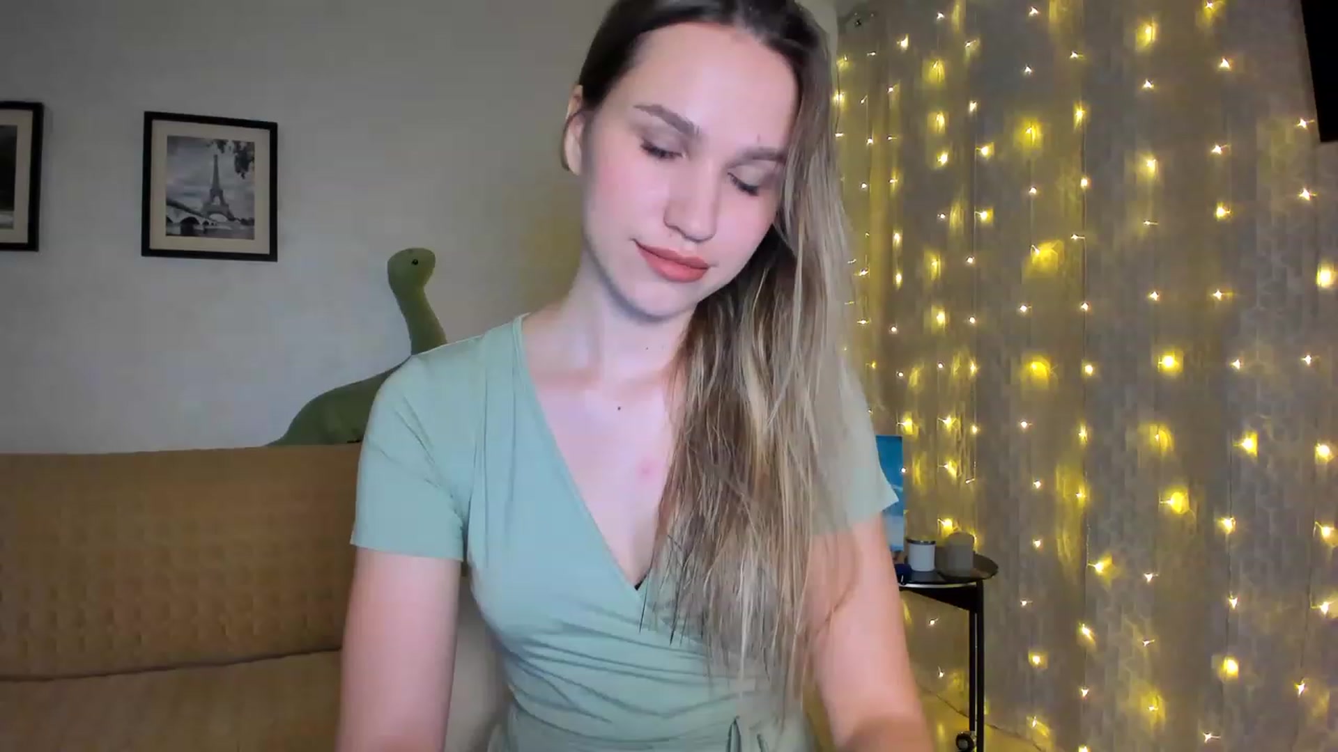 Gallery image thumbnail from WaveOfLove's myfreecams stream on, 01/17/2023, 16:42 image 2 of 20