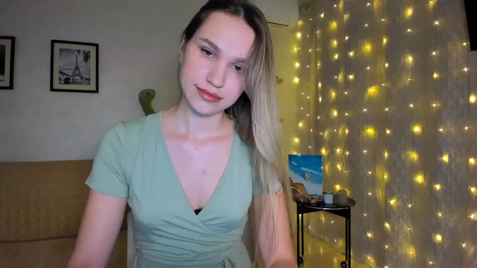 Gallery image thumbnail from WaveOfLove's myfreecams stream on, 01/17/2023, 16:42 image 11 of 20