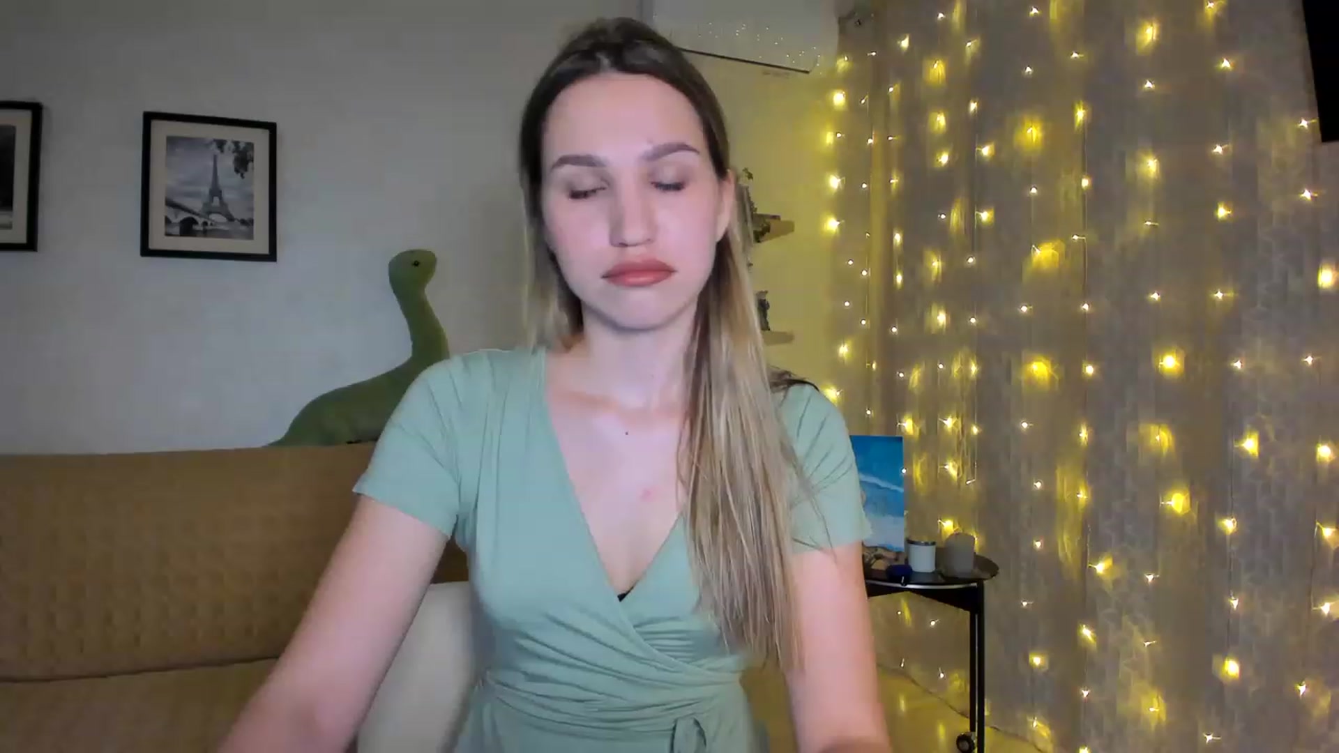 Gallery image thumbnail from WaveOfLove's myfreecams stream on, 01/17/2023, 16:42 image 19 of 20