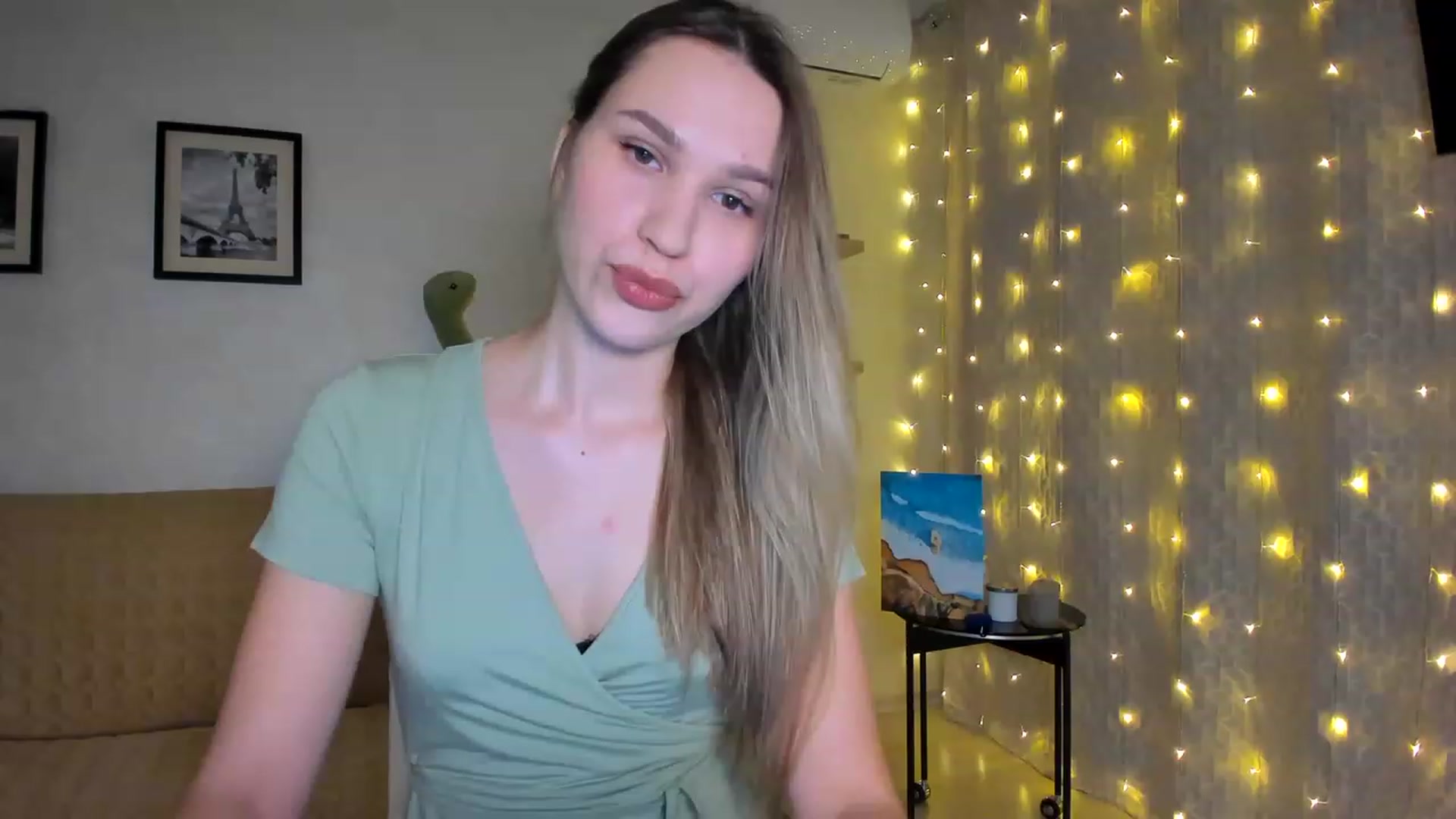 Gallery image thumbnail from WaveOfLove's myfreecams stream on, 01/17/2023, 16:42 image 14 of 20