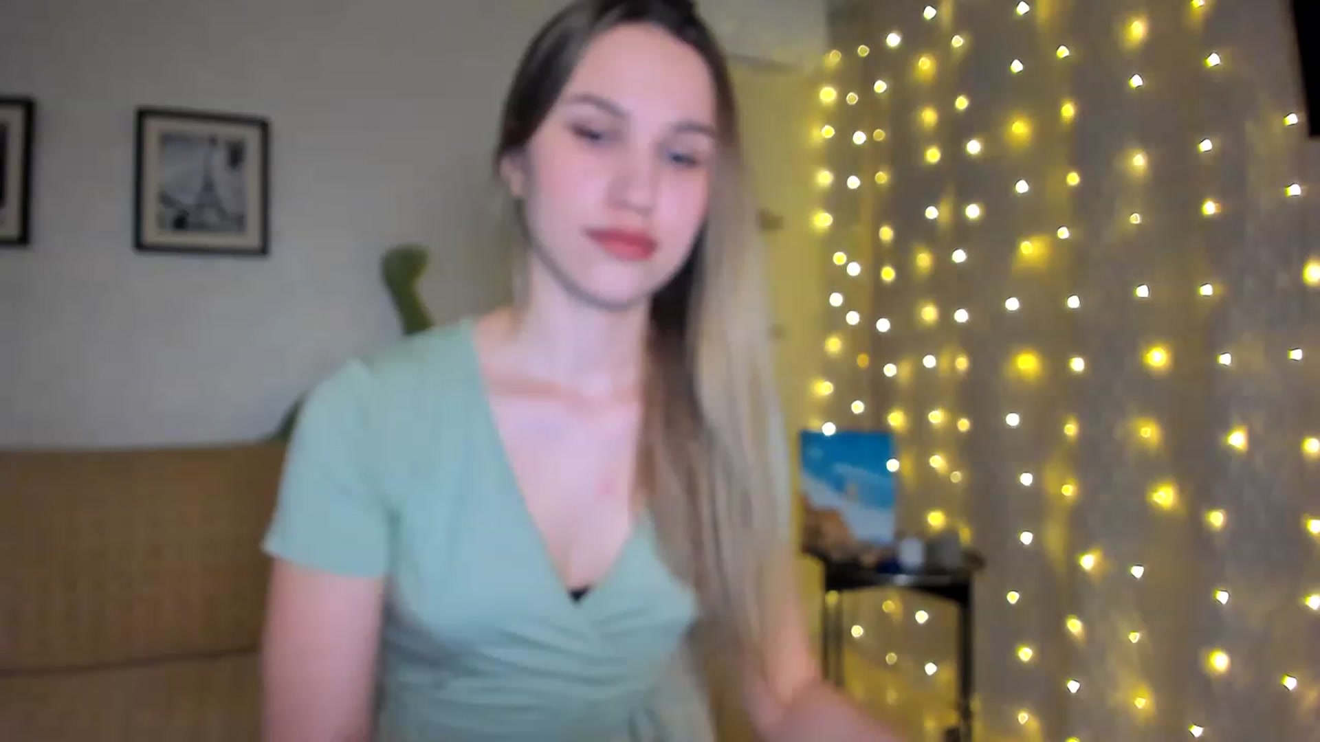Gallery image thumbnail from WaveOfLove's myfreecams stream on, 01/17/2023, 16:42 image 13 of 20