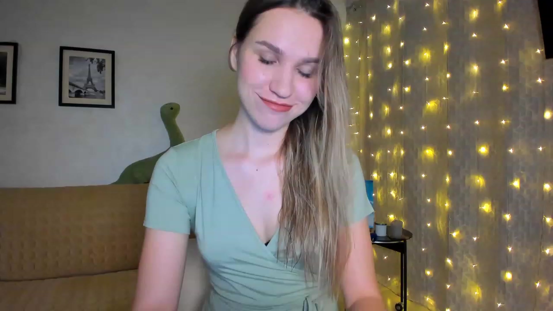 Gallery image thumbnail from WaveOfLove's myfreecams stream on, 01/17/2023, 16:42 image 3 of 20