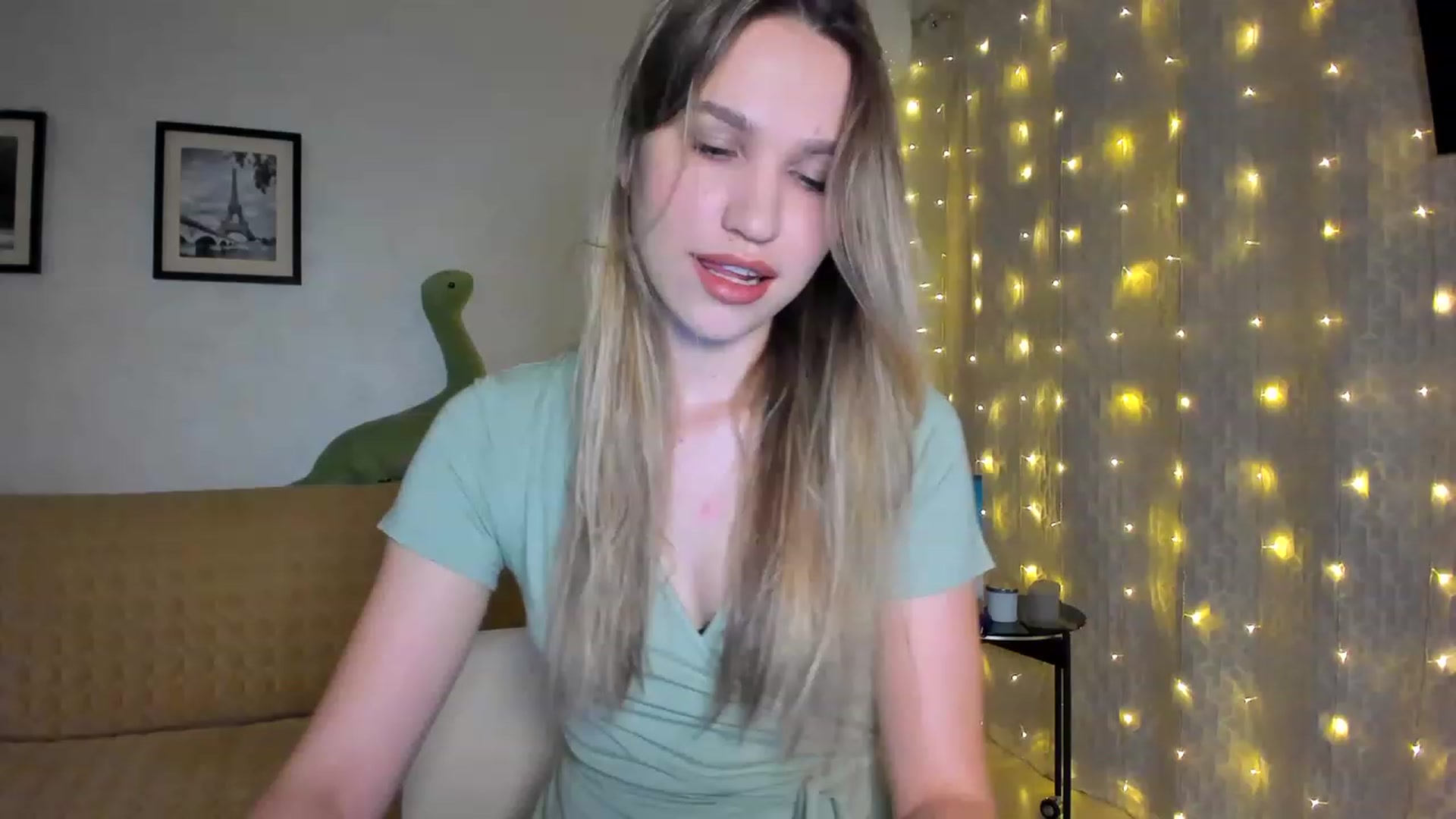 Gallery image thumbnail from WaveOfLove's myfreecams stream on, 01/17/2023, 16:42 image 6 of 20