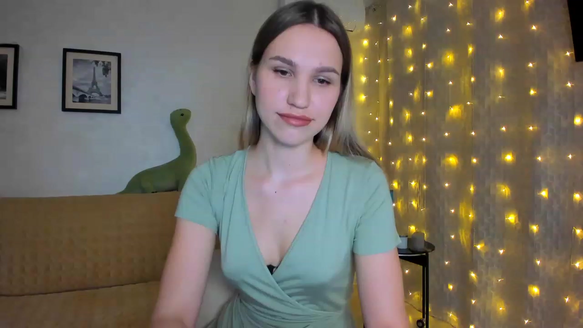Gallery image thumbnail from WaveOfLove's myfreecams stream on, 01/17/2023, 17:51 image 11 of 20