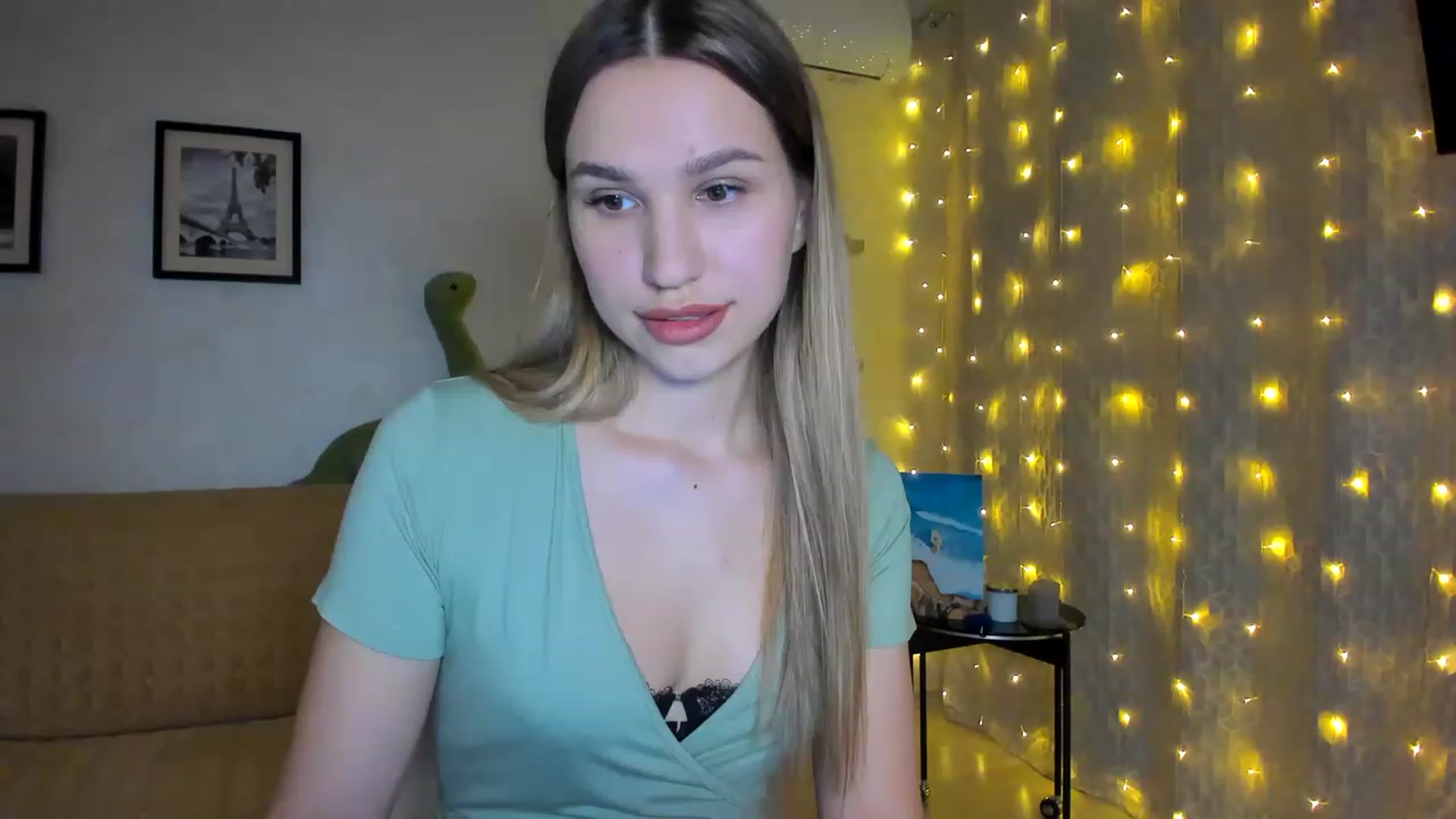 Gallery image thumbnail from WaveOfLove's myfreecams stream on, 01/17/2023, 17:51 image 5 of 20