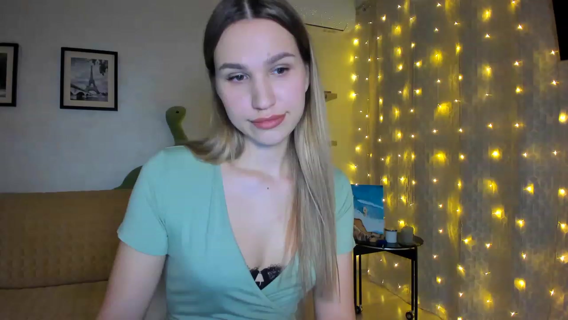 Gallery image thumbnail from WaveOfLove's myfreecams stream on, 01/17/2023, 17:51 image 4 of 20