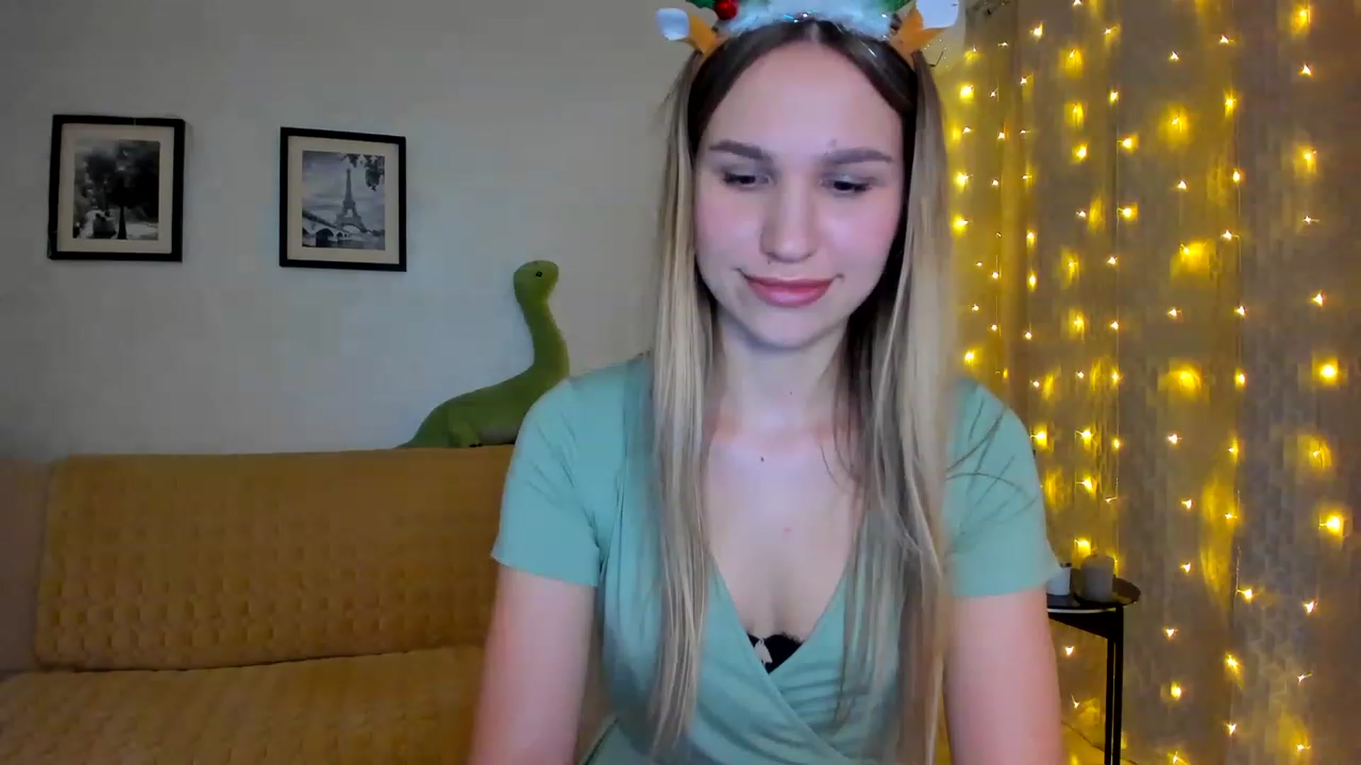 Gallery image thumbnail from WaveOfLove's myfreecams stream on, 01/17/2023, 19:26 image 20 of 20