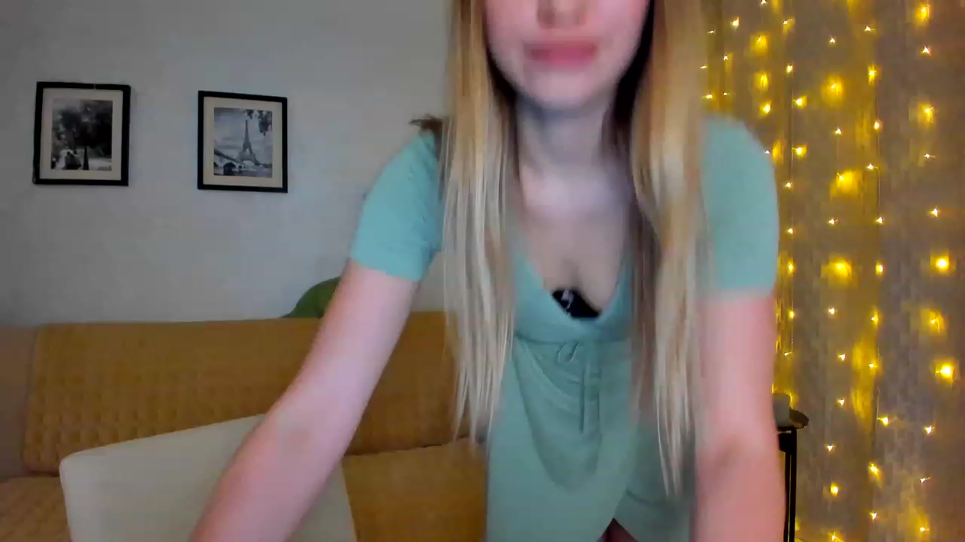Gallery image thumbnail from WaveOfLove's myfreecams stream on, 01/17/2023, 19:26 image 14 of 20