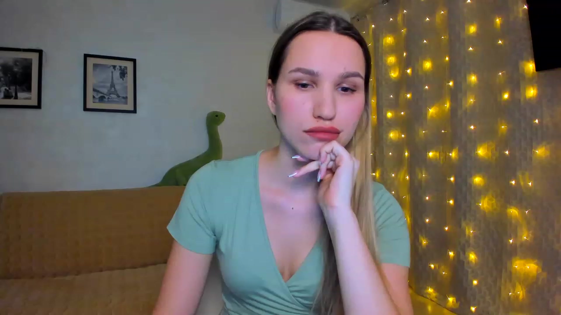 Gallery image thumbnail from WaveOfLove's myfreecams stream on, 01/21/2023, 15:50 image 17 of 20
