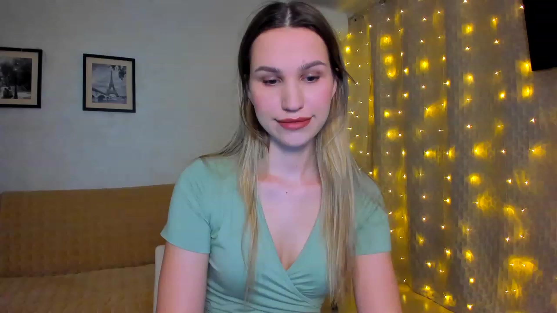 Gallery image thumbnail from WaveOfLove's myfreecams stream on, 01/21/2023, 15:50 image 1 of 20