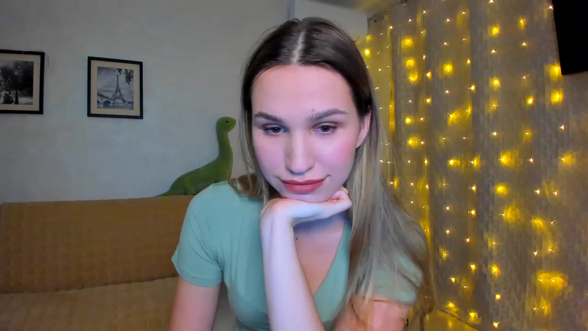 Gallery image thumbnail from WaveOfLove's myfreecams stream on, 01/21/2023, 15:50 image 11 of 20
