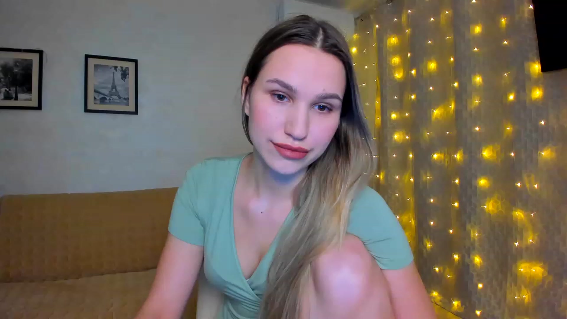 Gallery image thumbnail from WaveOfLove's myfreecams stream on, 01/21/2023, 15:50 image 5 of 20
