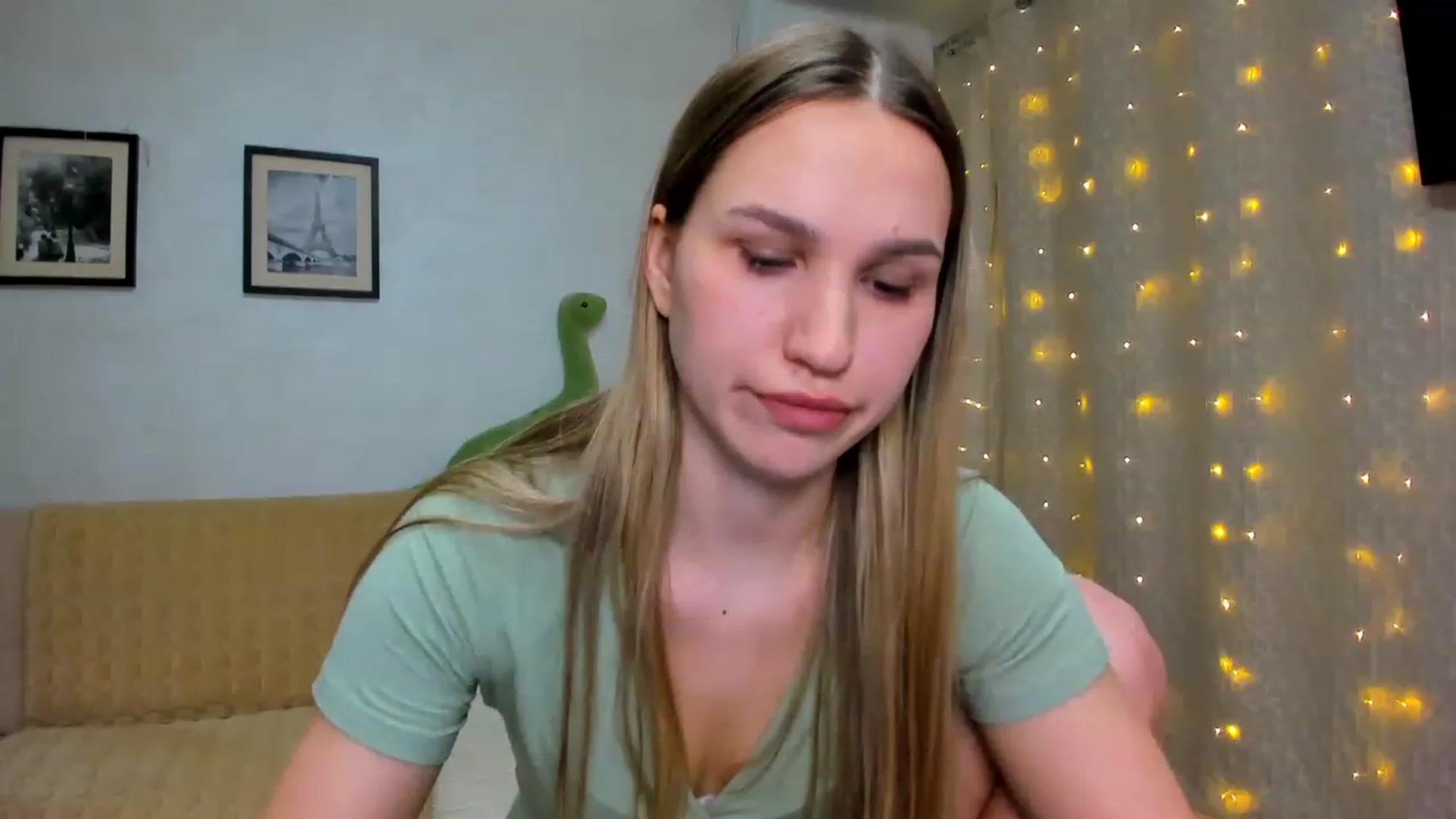 Gallery image thumbnail from WaveOfLove's myfreecams stream on, 01/21/2023, 17:06 image 10 of 20