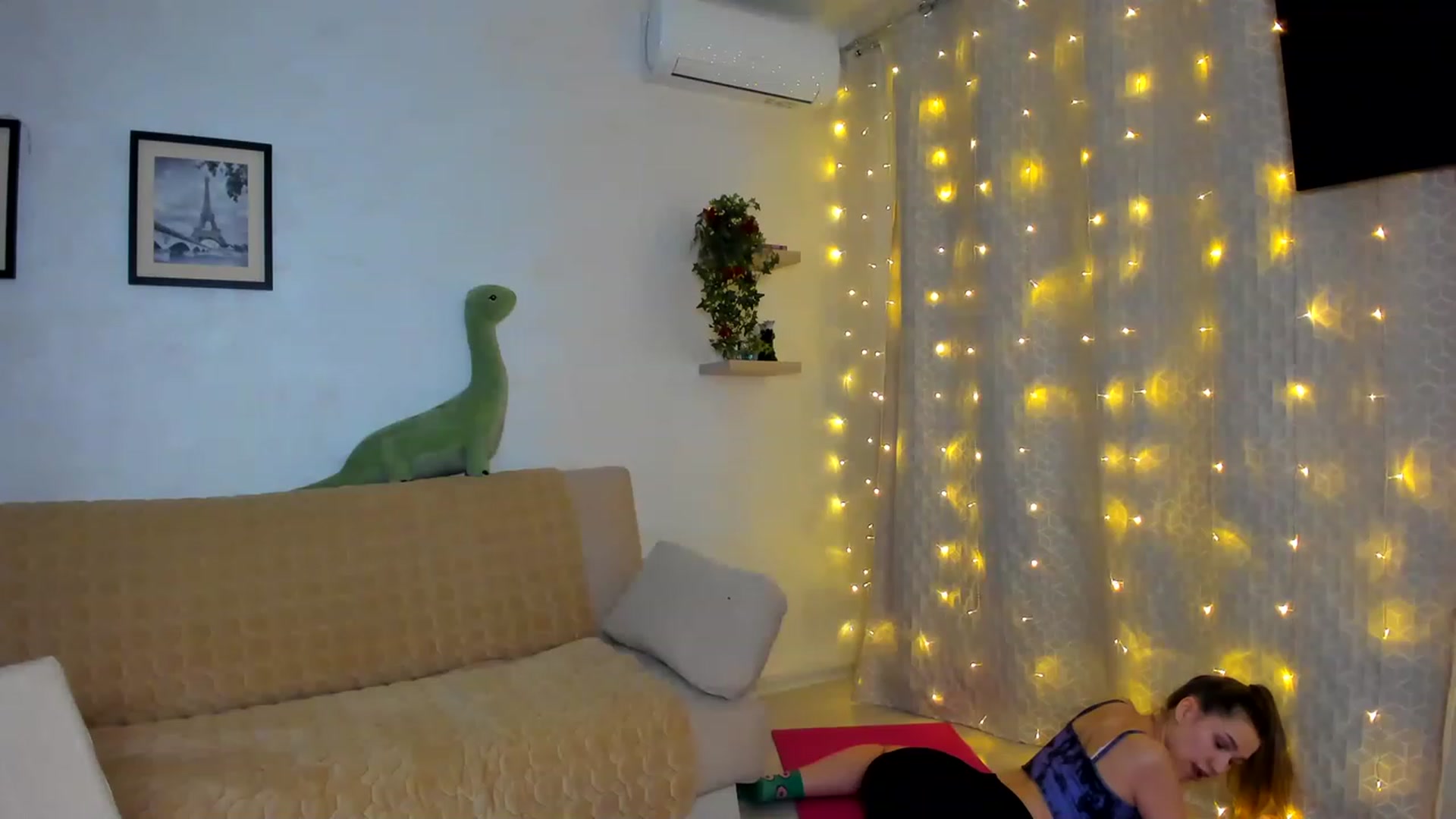 Gallery image thumbnail from WaveOfLove's myfreecams stream on, 01/21/2023, 18:05 image 14 of 20