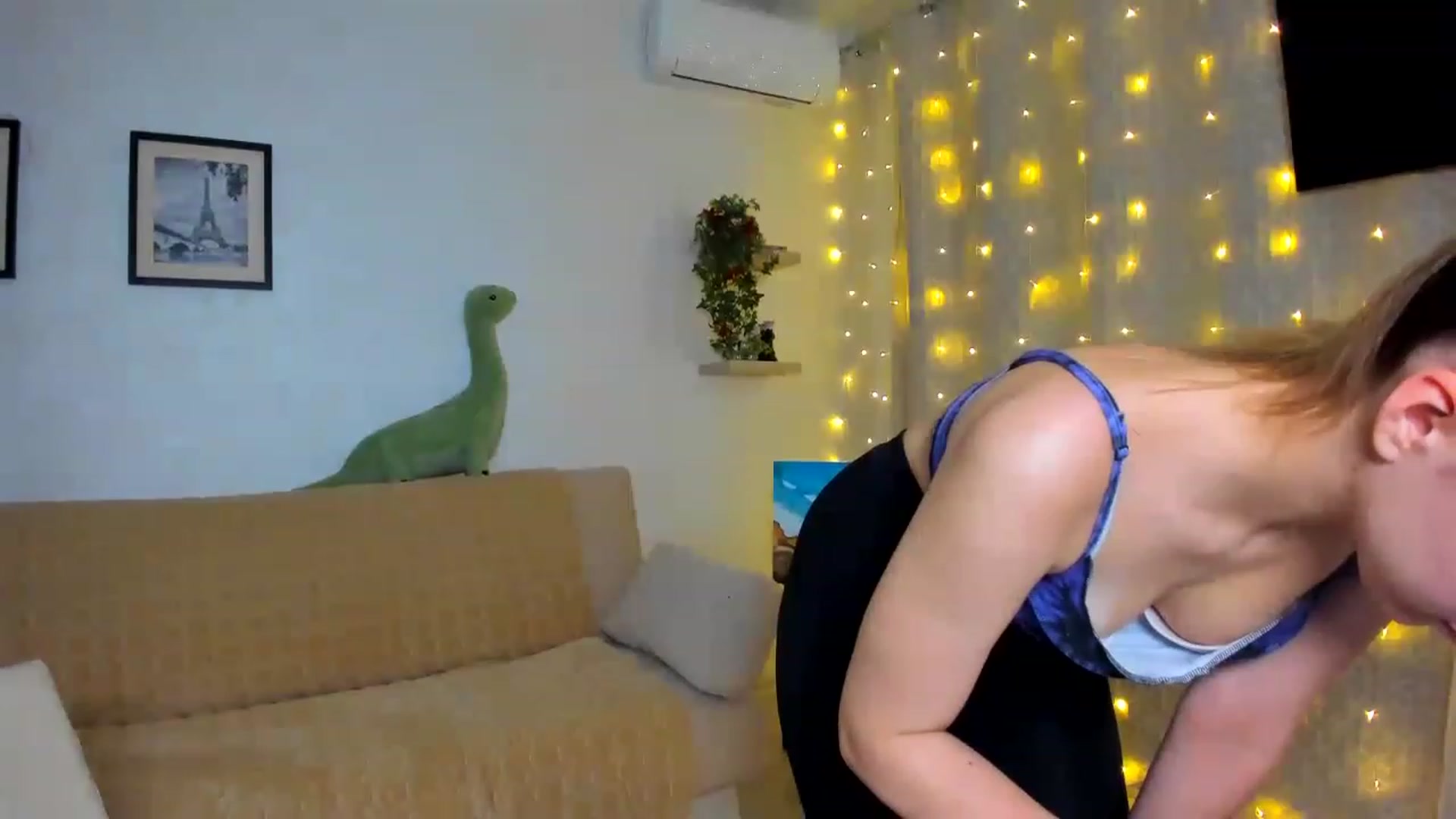 Gallery image thumbnail from WaveOfLove's myfreecams stream on, 01/21/2023, 18:05 image 6 of 20