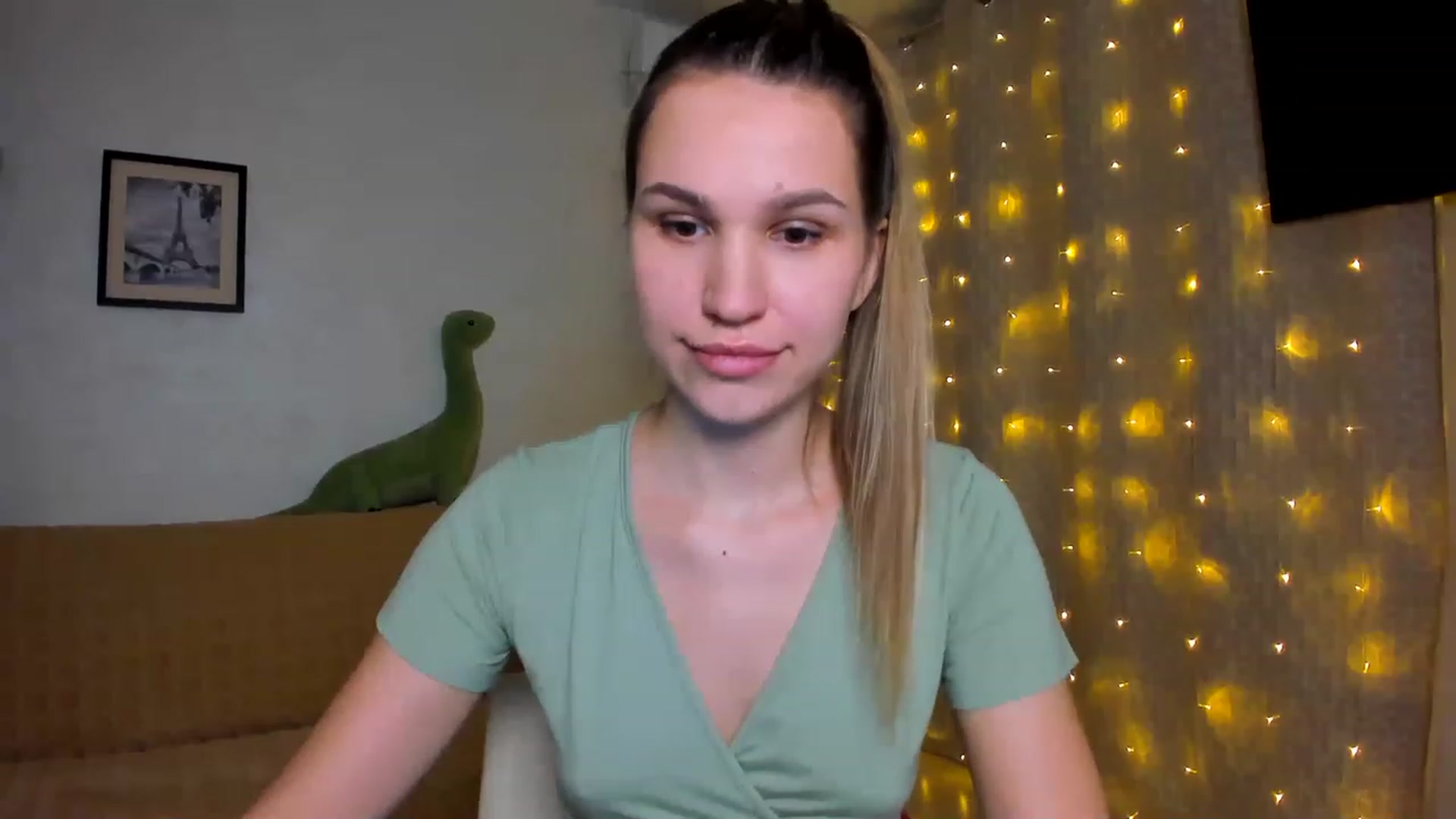 Gallery image thumbnail from WaveOfLove's myfreecams stream on, 01/21/2023, 19:30 image 17 of 20