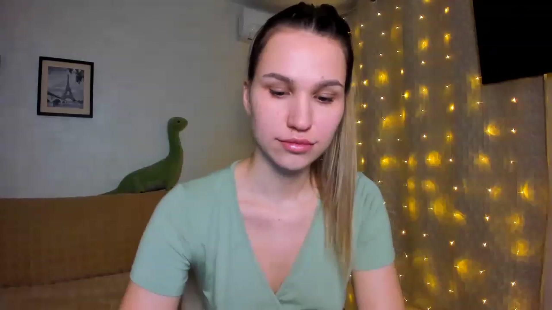 Gallery image thumbnail from WaveOfLove's myfreecams stream on, 01/21/2023, 19:30 image 16 of 20